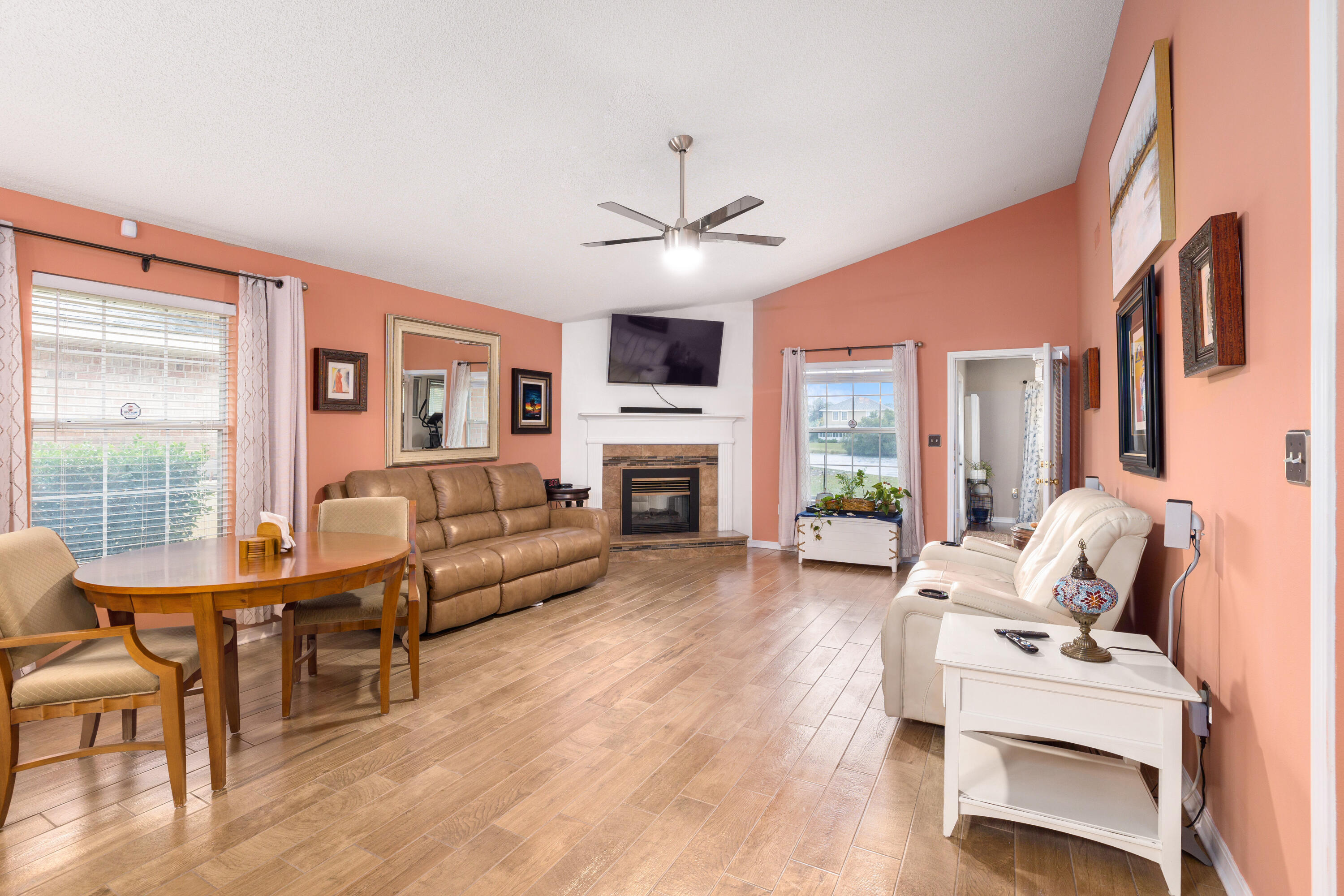 EMERALD LAKES PH 3 - Residential