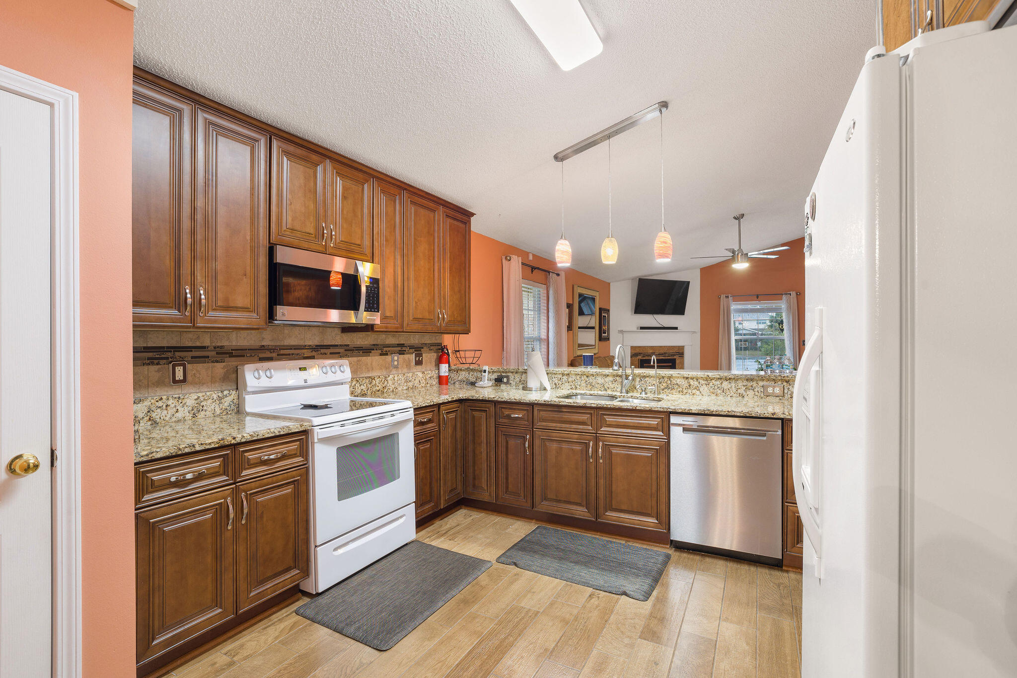 EMERALD LAKES PH 3 - Residential