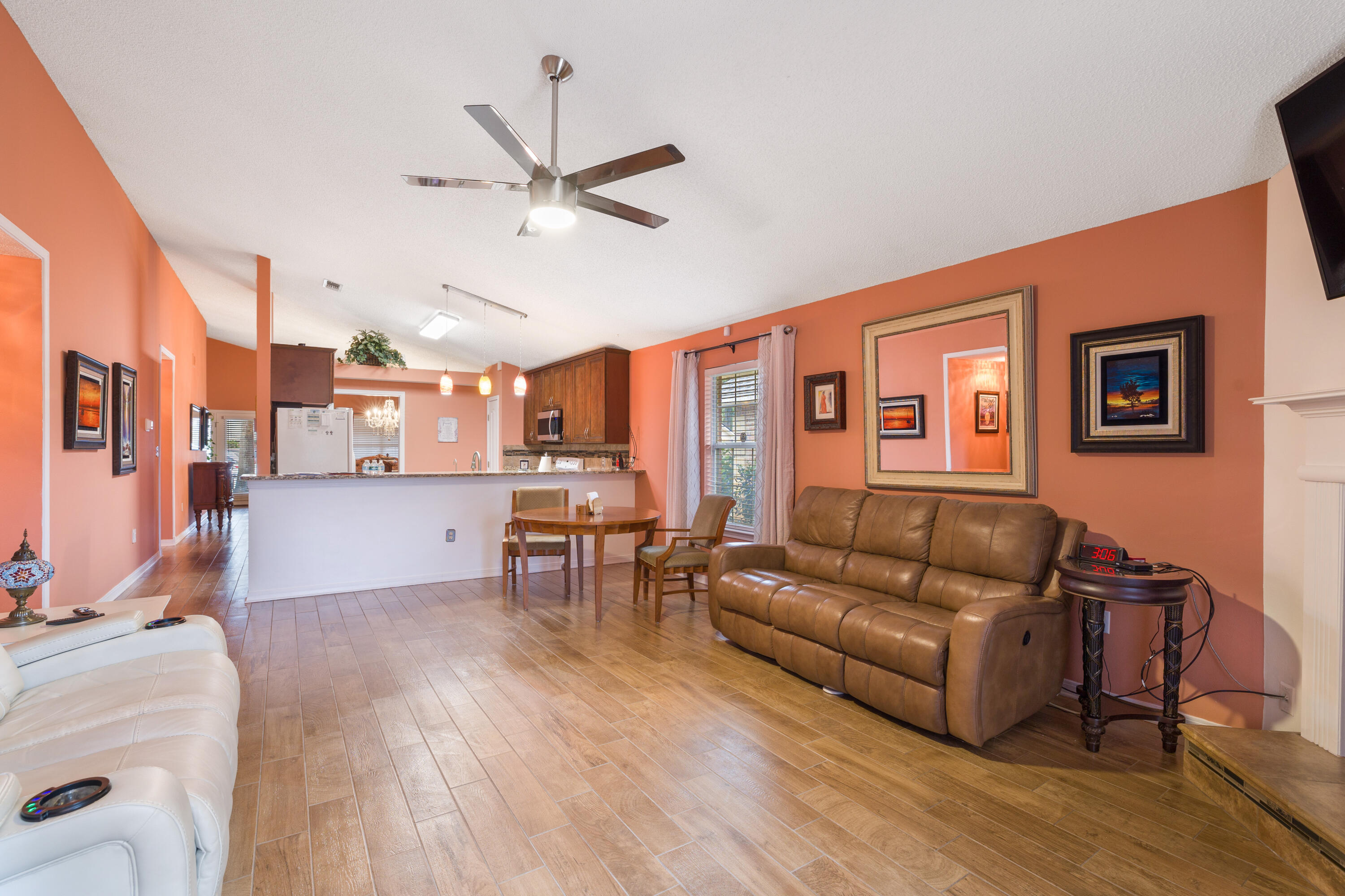 EMERALD LAKES PH 3 - Residential