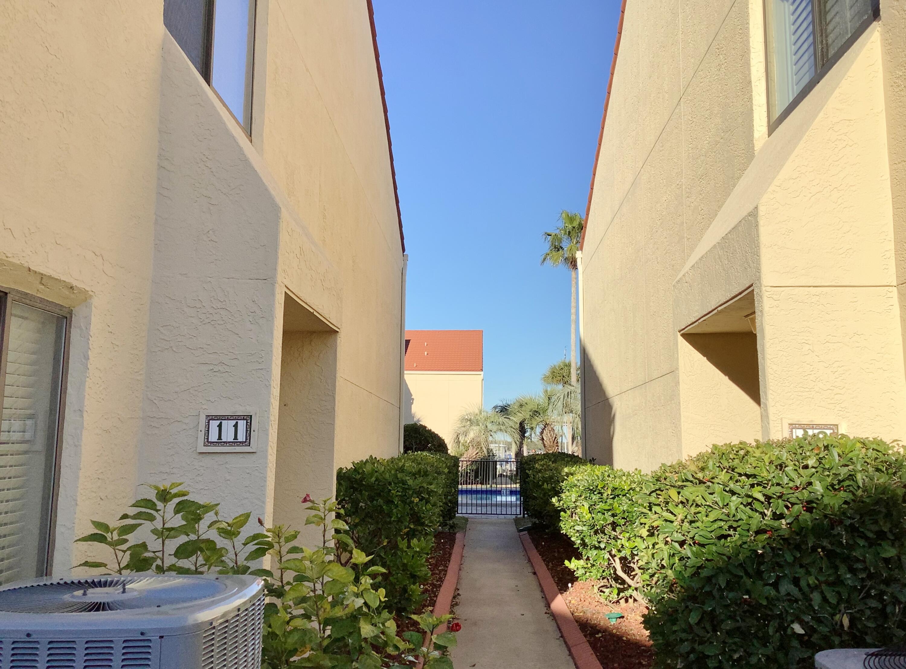 CLIPPER COVE T/H - Residential