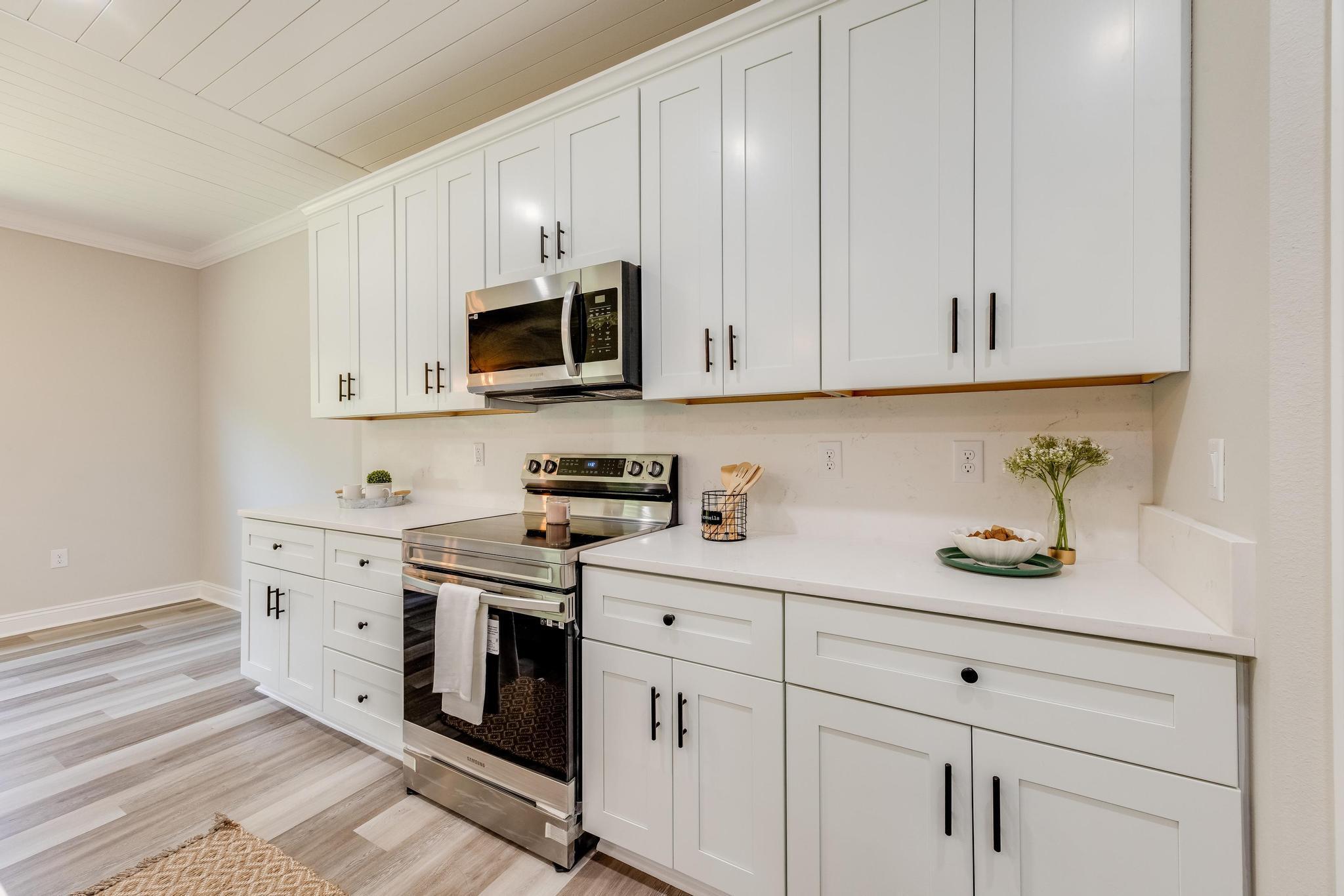HOMEWOOD EST - Residential