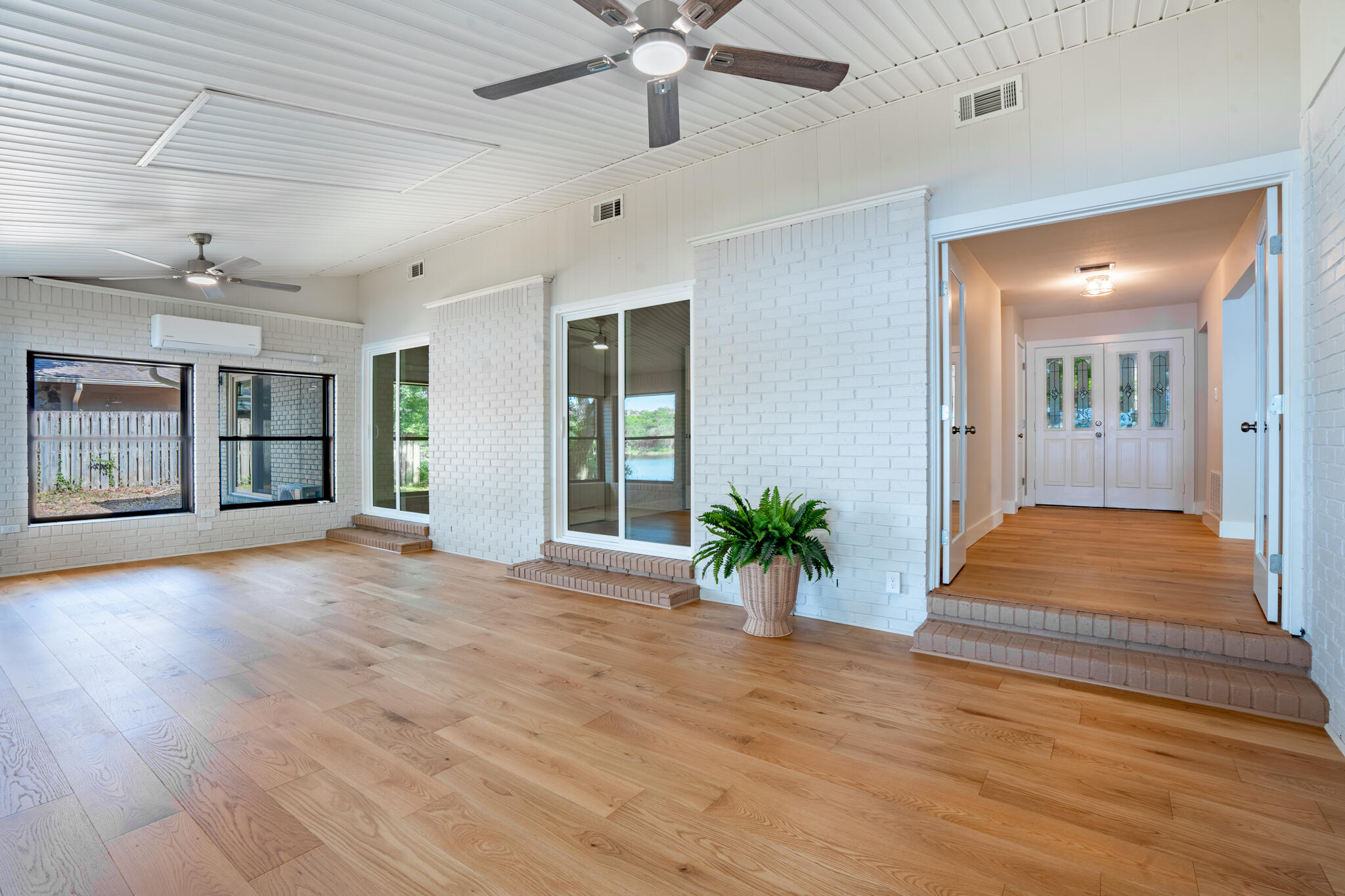 LAKE PIPPIN - Residential