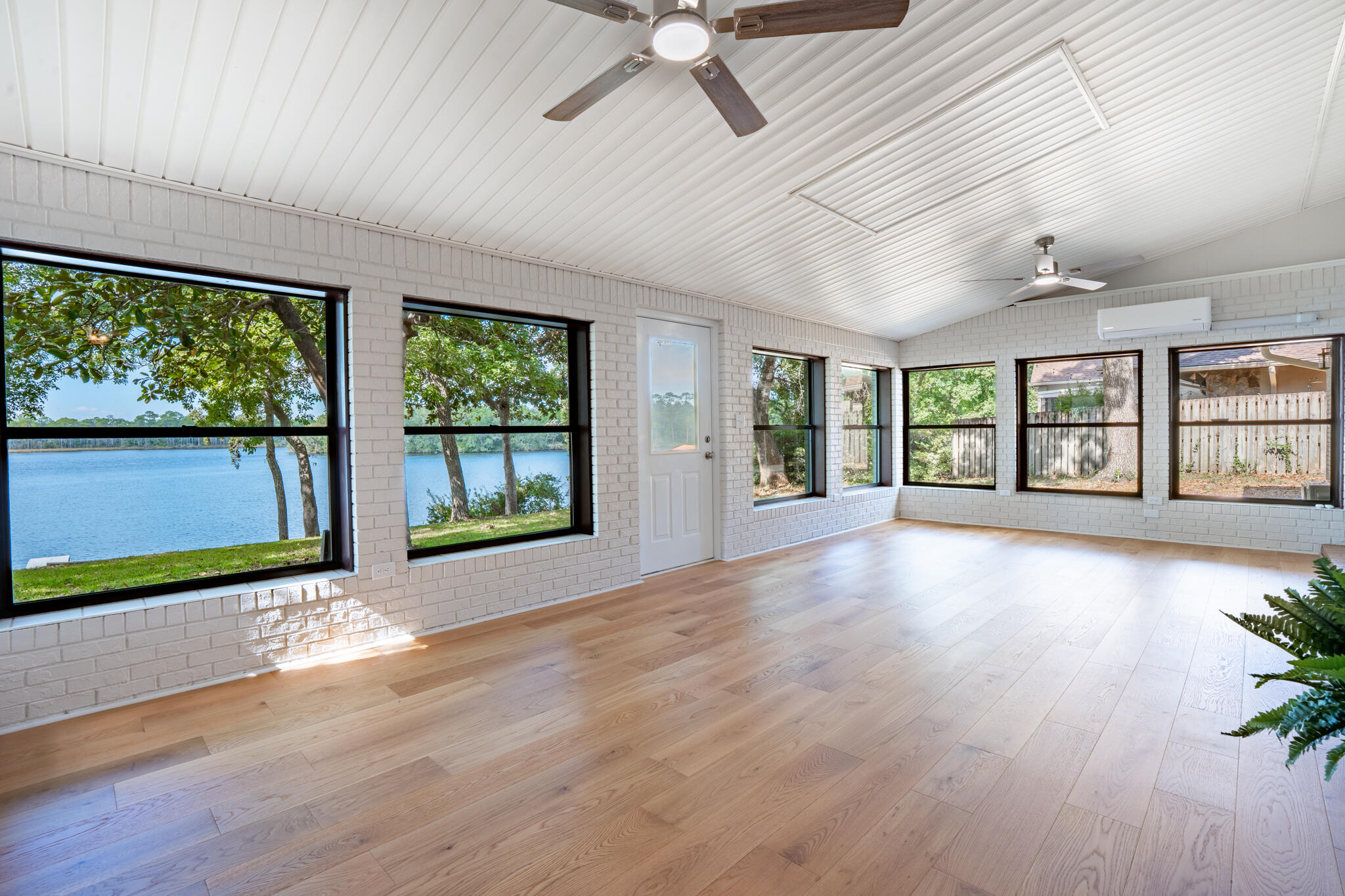 LAKE PIPPIN - Residential