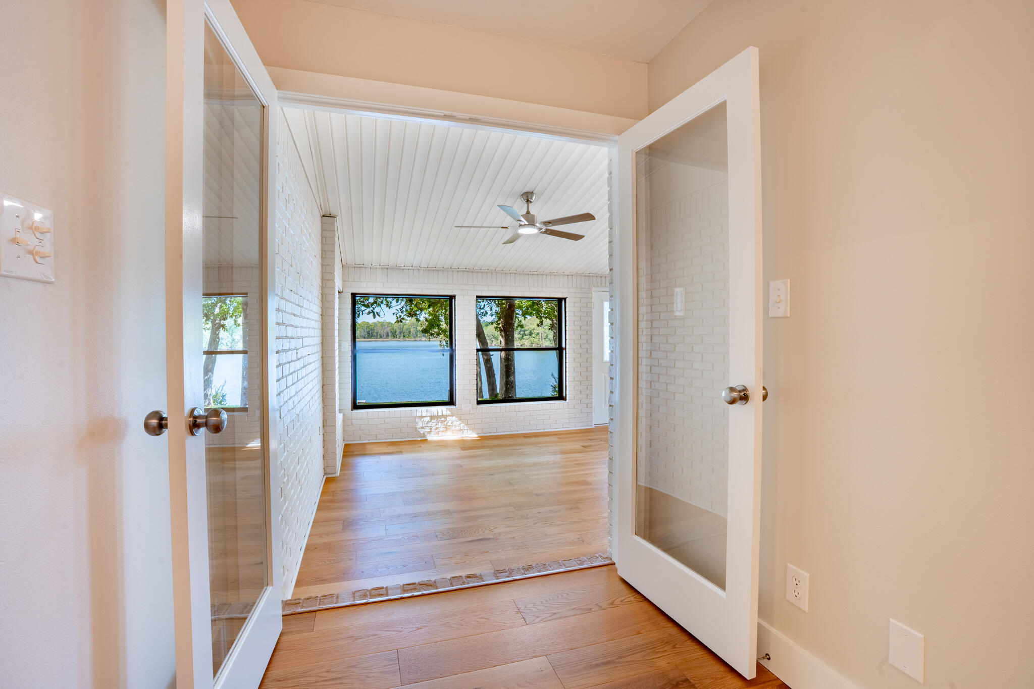 LAKE PIPPIN - Residential