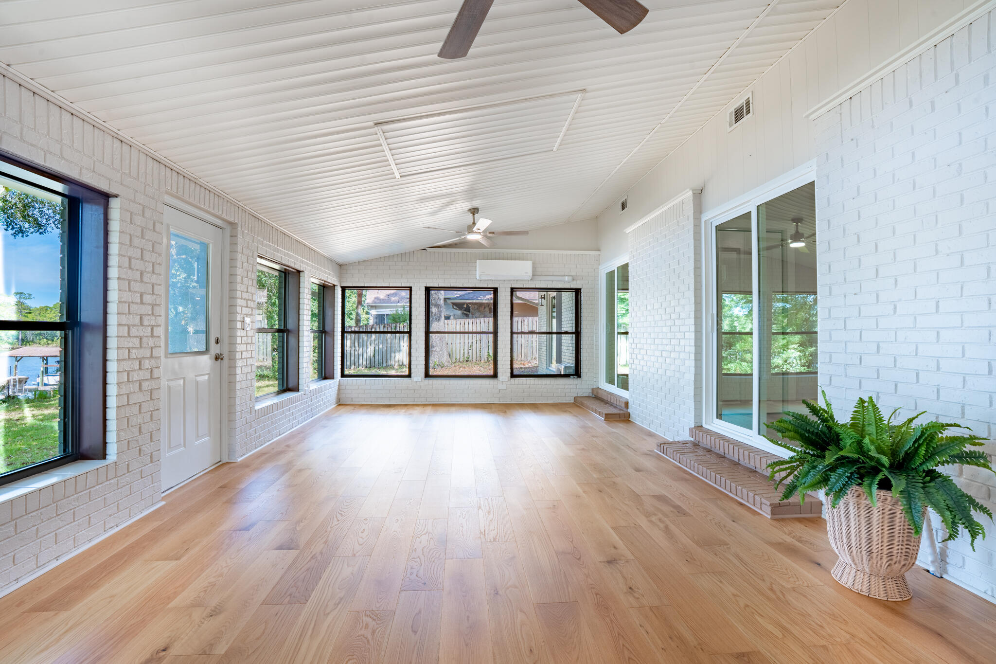 LAKE PIPPIN - Residential