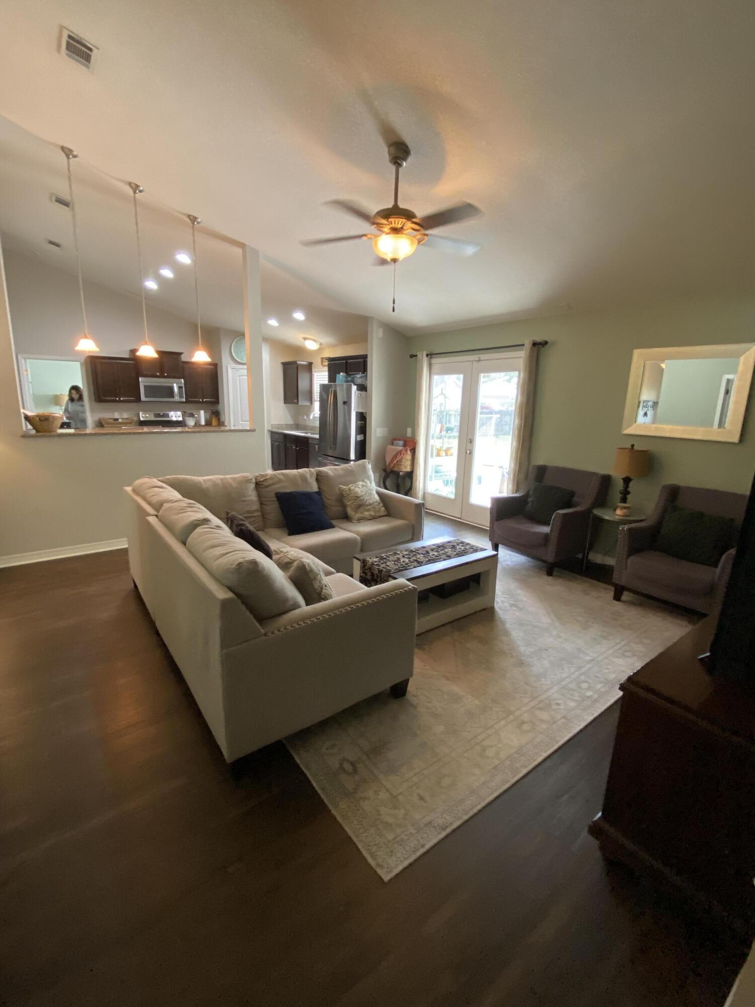 NAVARRE S/D 2ND ADDN - Residential Lease