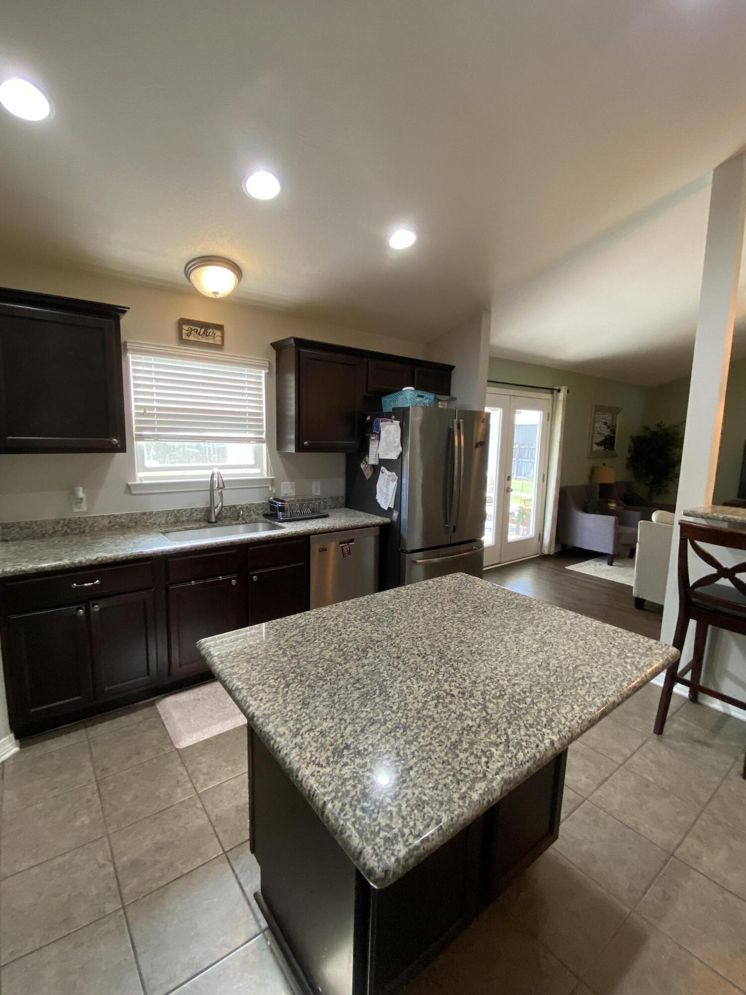NAVARRE S/D 2ND ADDN - Residential Lease