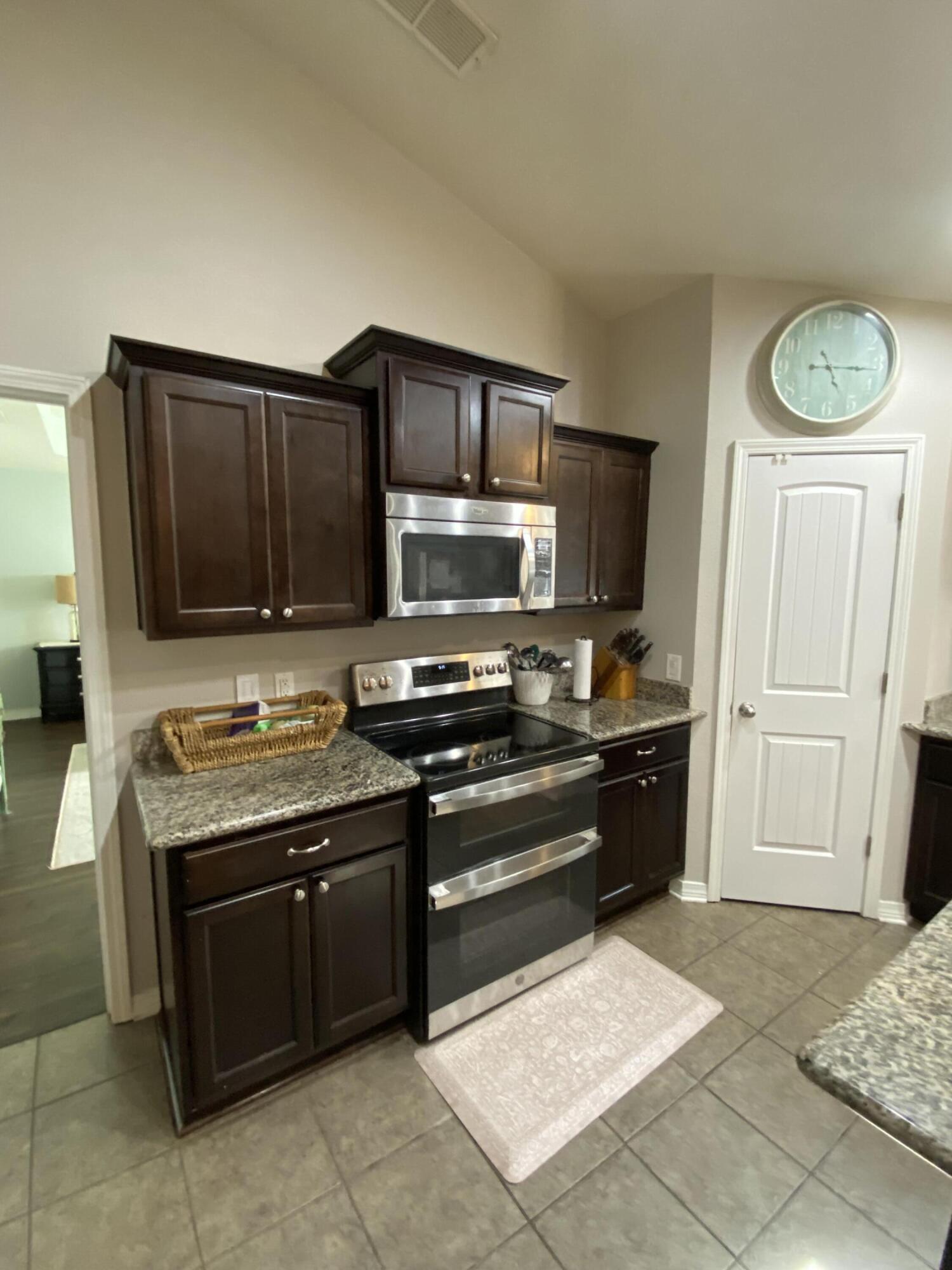 NAVARRE S/D 2ND ADDN - Residential Lease