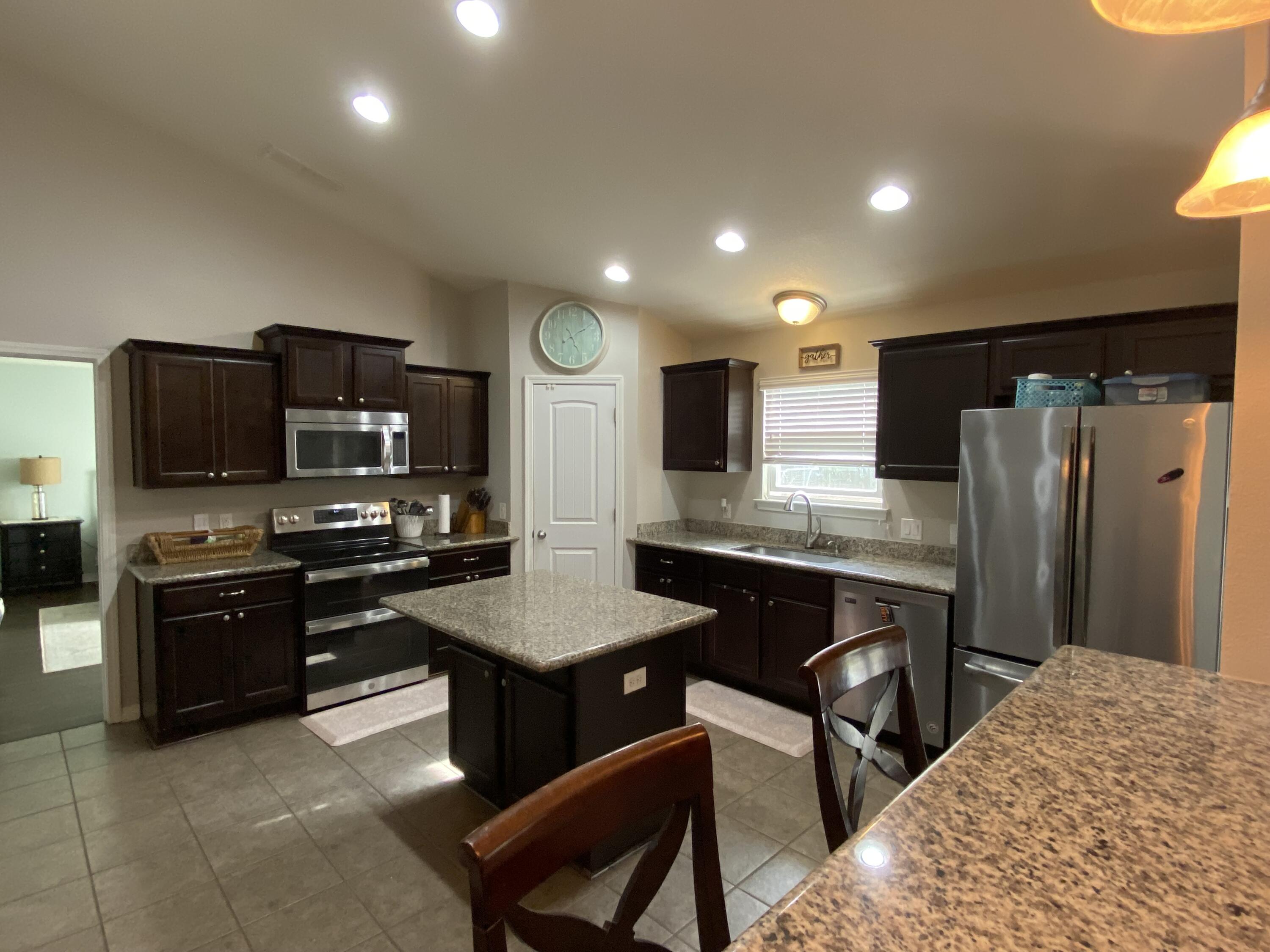 NAVARRE S/D 2ND ADDN - Residential Lease