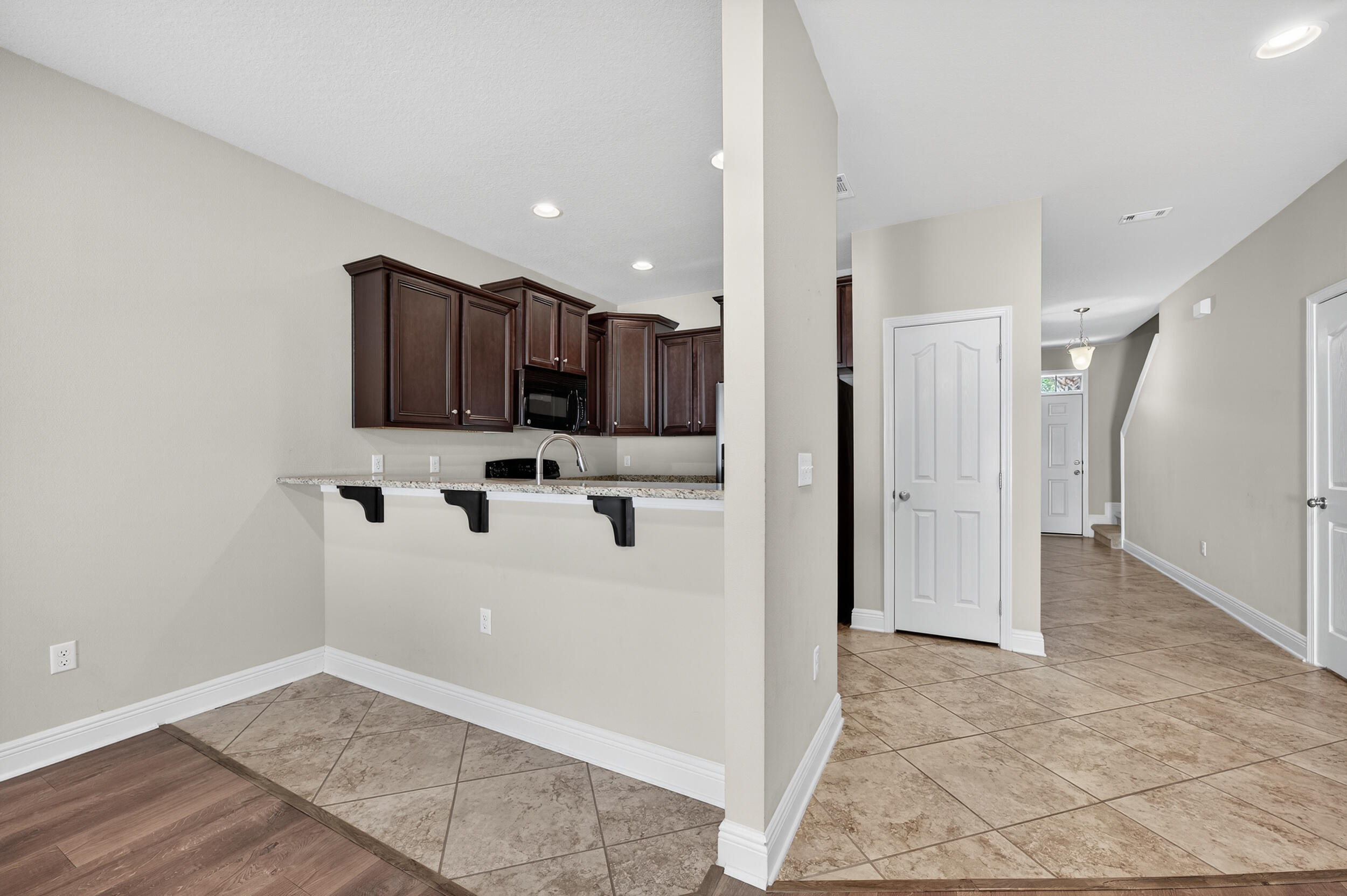 RESERVE POINTE - Residential