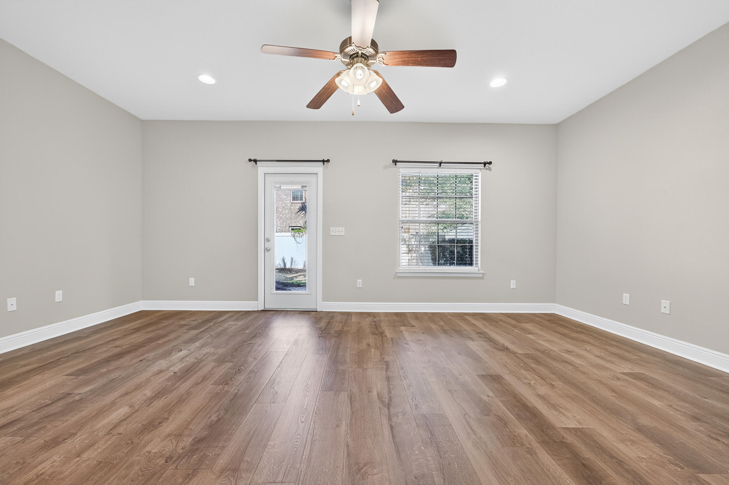 RESERVE POINTE - Residential
