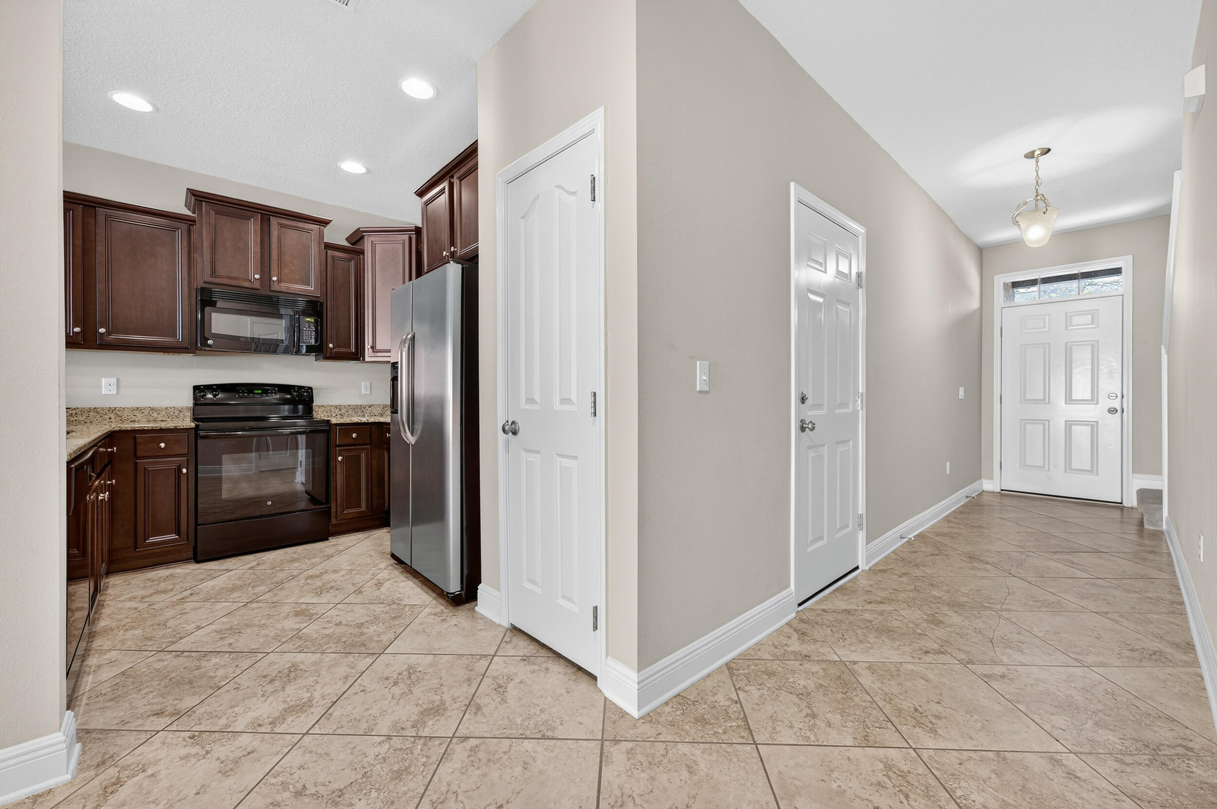 RESERVE POINTE - Residential
