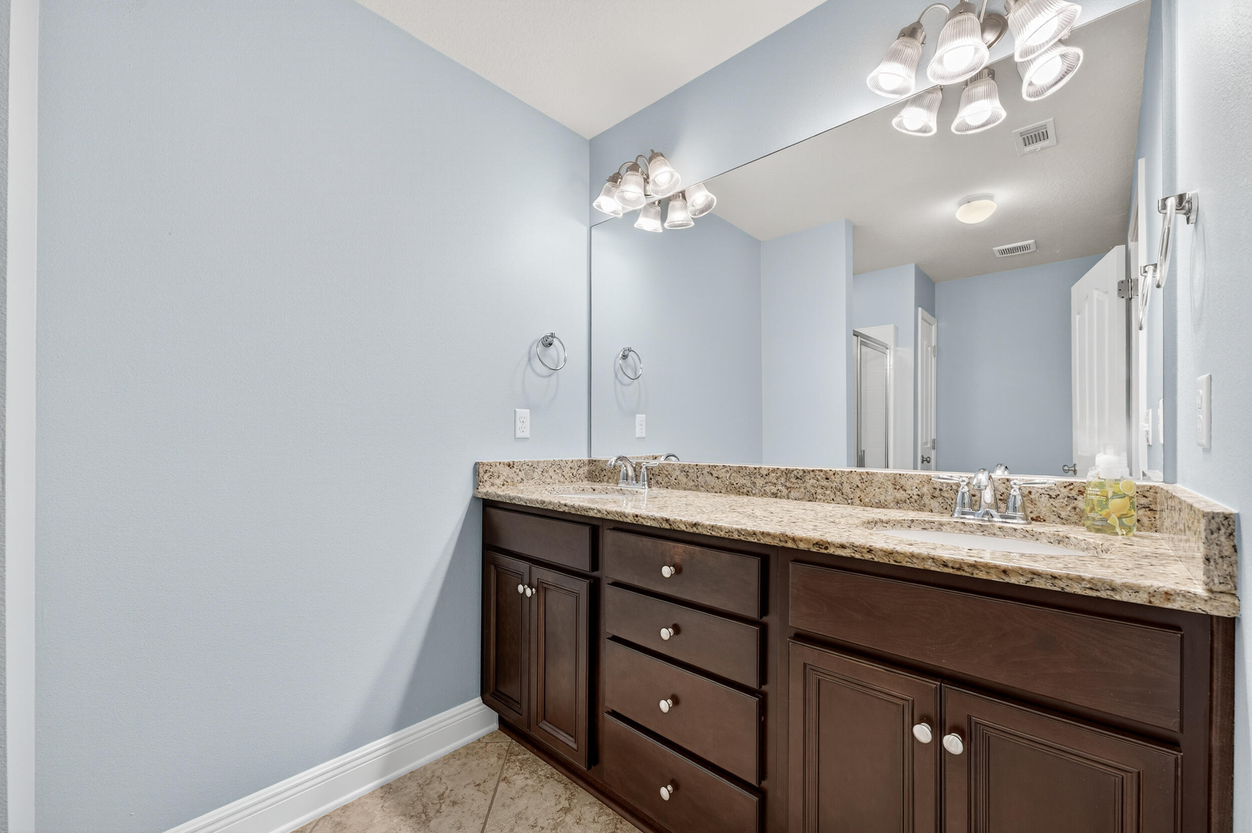 RESERVE POINTE - Residential