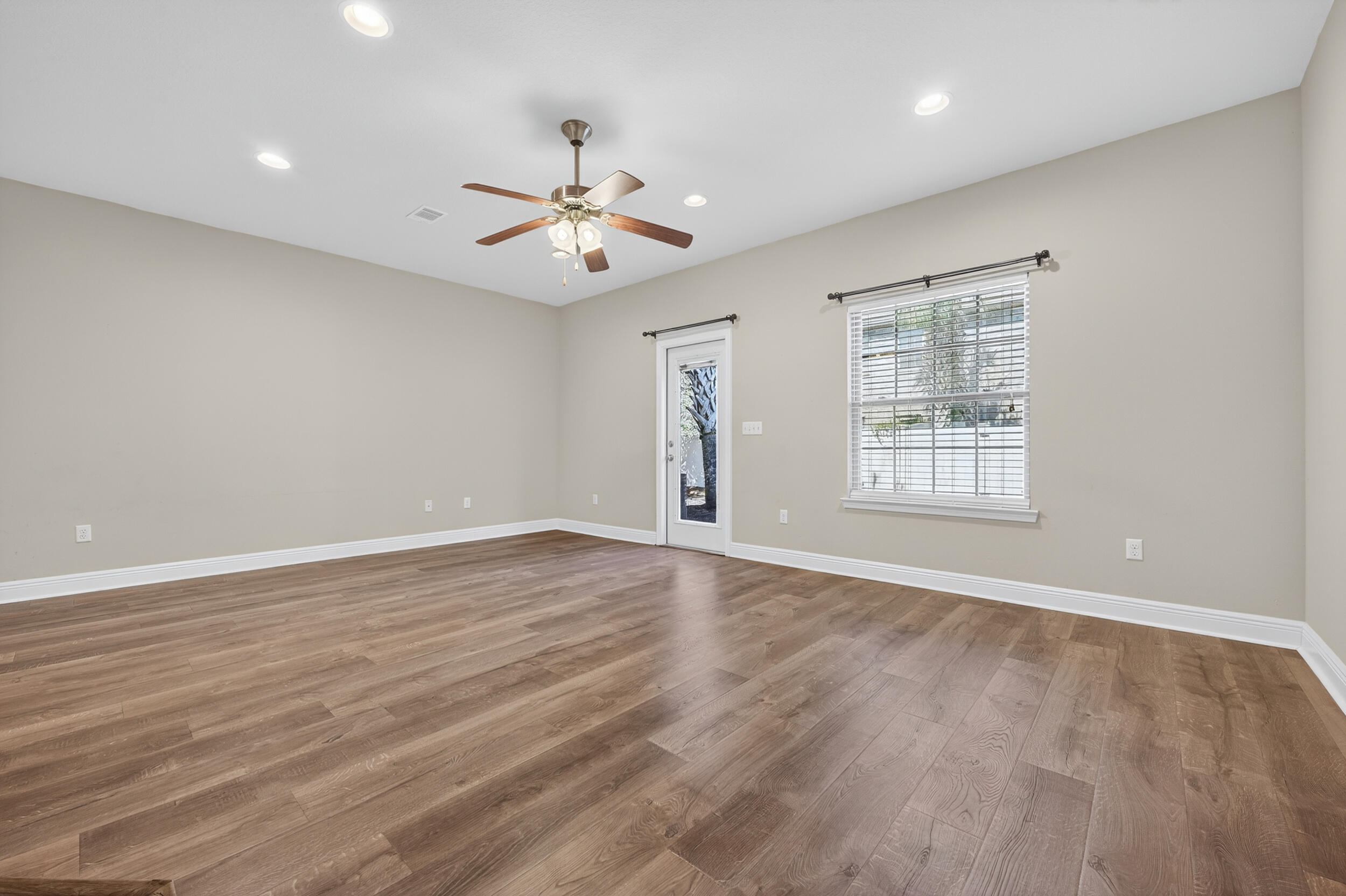 RESERVE POINTE - Residential