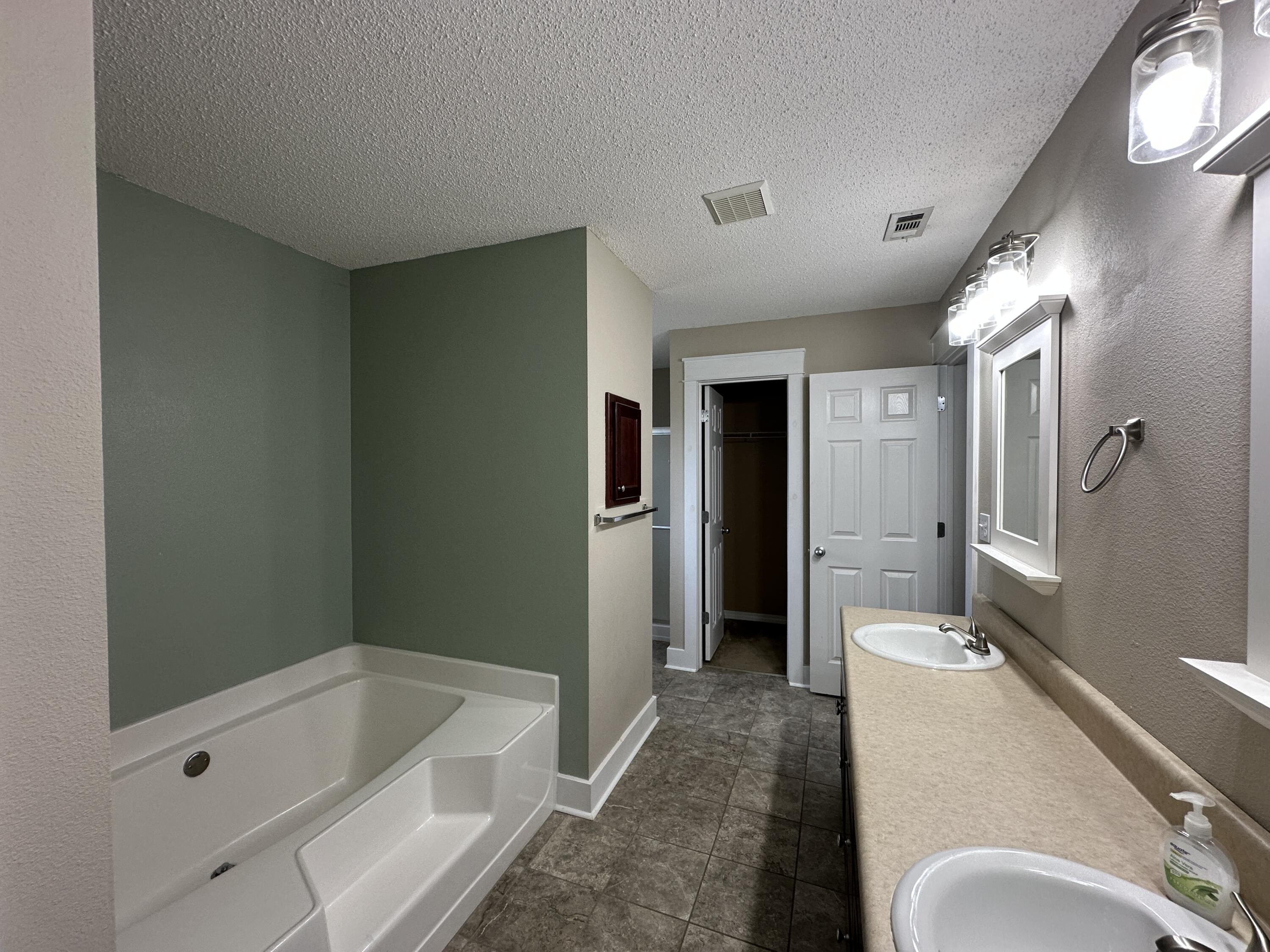LEE FARMS PH I - Residential Lease