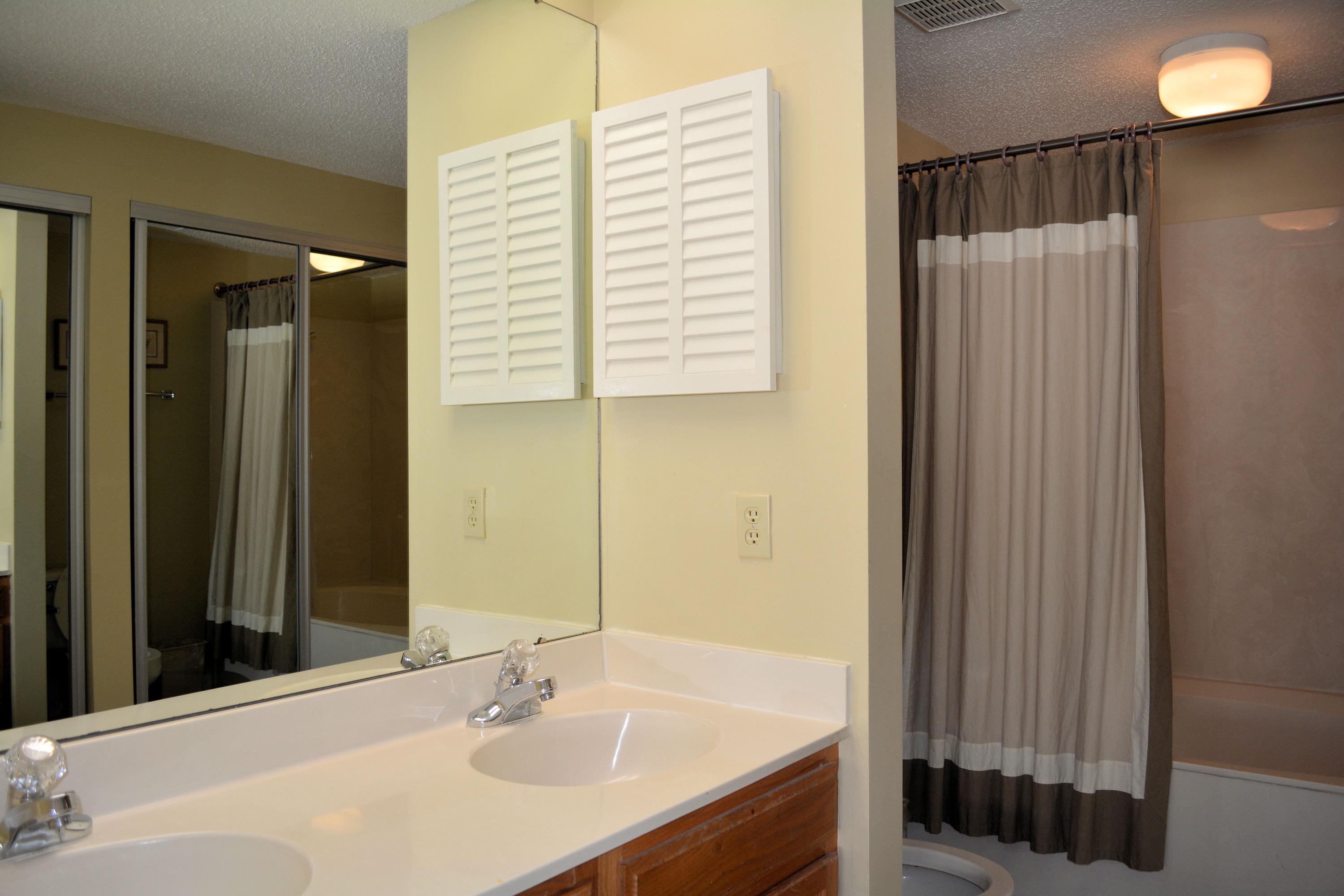 EMERALD HILL CONDO PH 3 - Residential