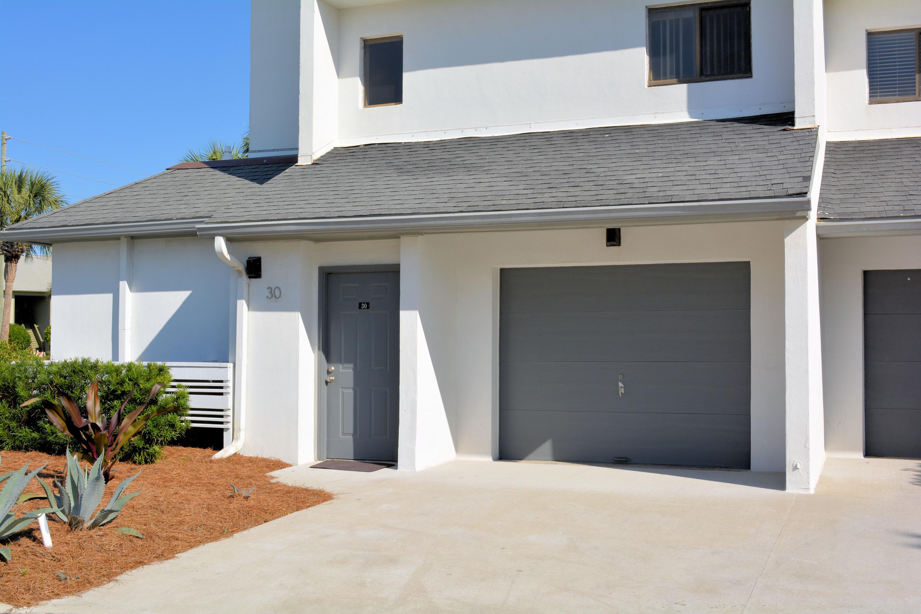 EMERALD HILL CONDO PH 3 - Residential