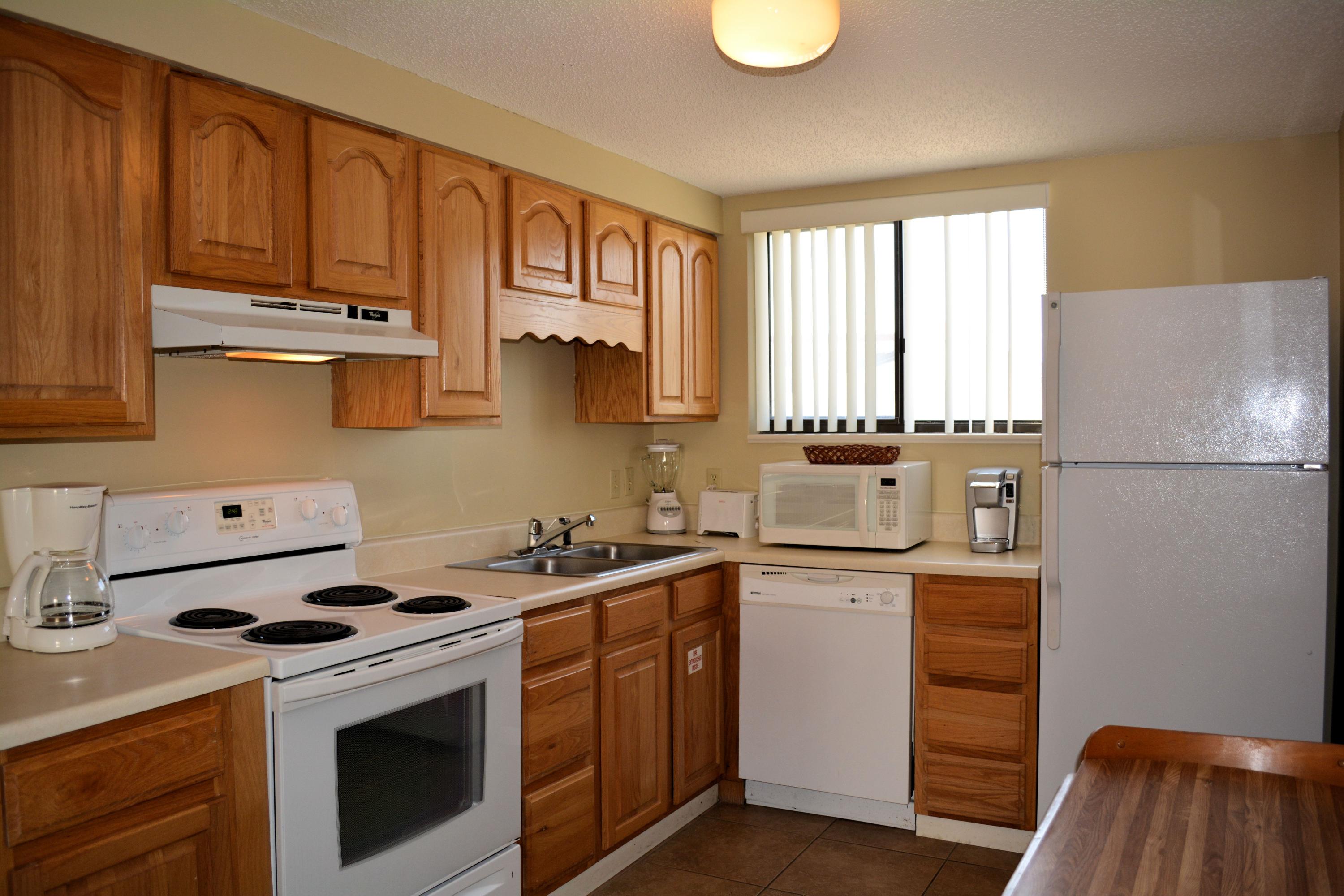 EMERALD HILL CONDO PH 3 - Residential