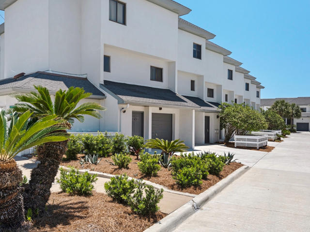 EMERALD HILL CONDO PH 3 - Residential