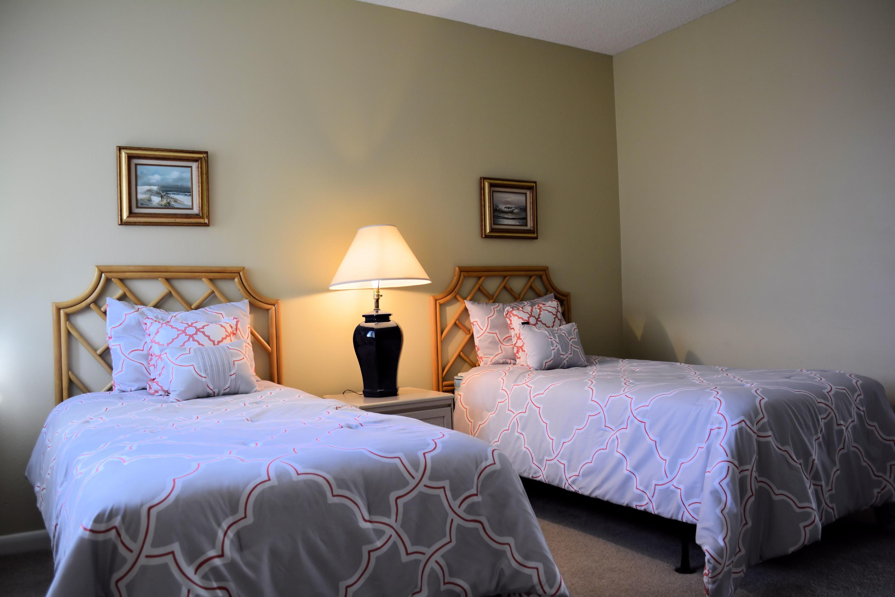 EMERALD HILL CONDO PH 3 - Residential