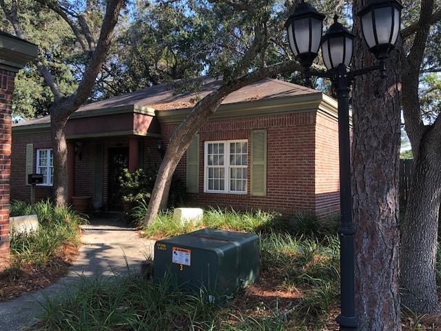 Class A free standing single story office, 1410 SF, located close to Eglin AFB