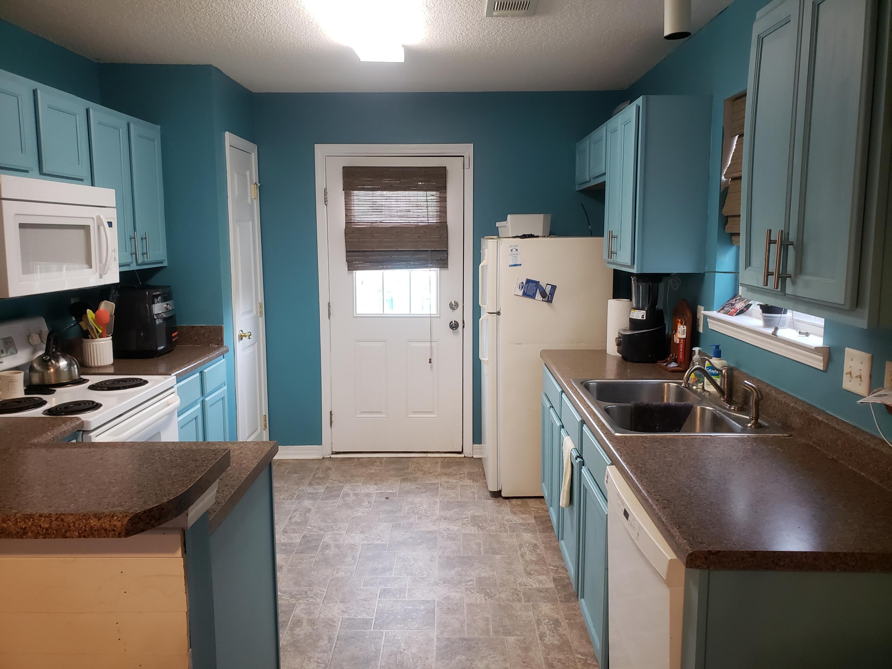 SANTA ROSA OAKS CONDOMINIUM - Residential