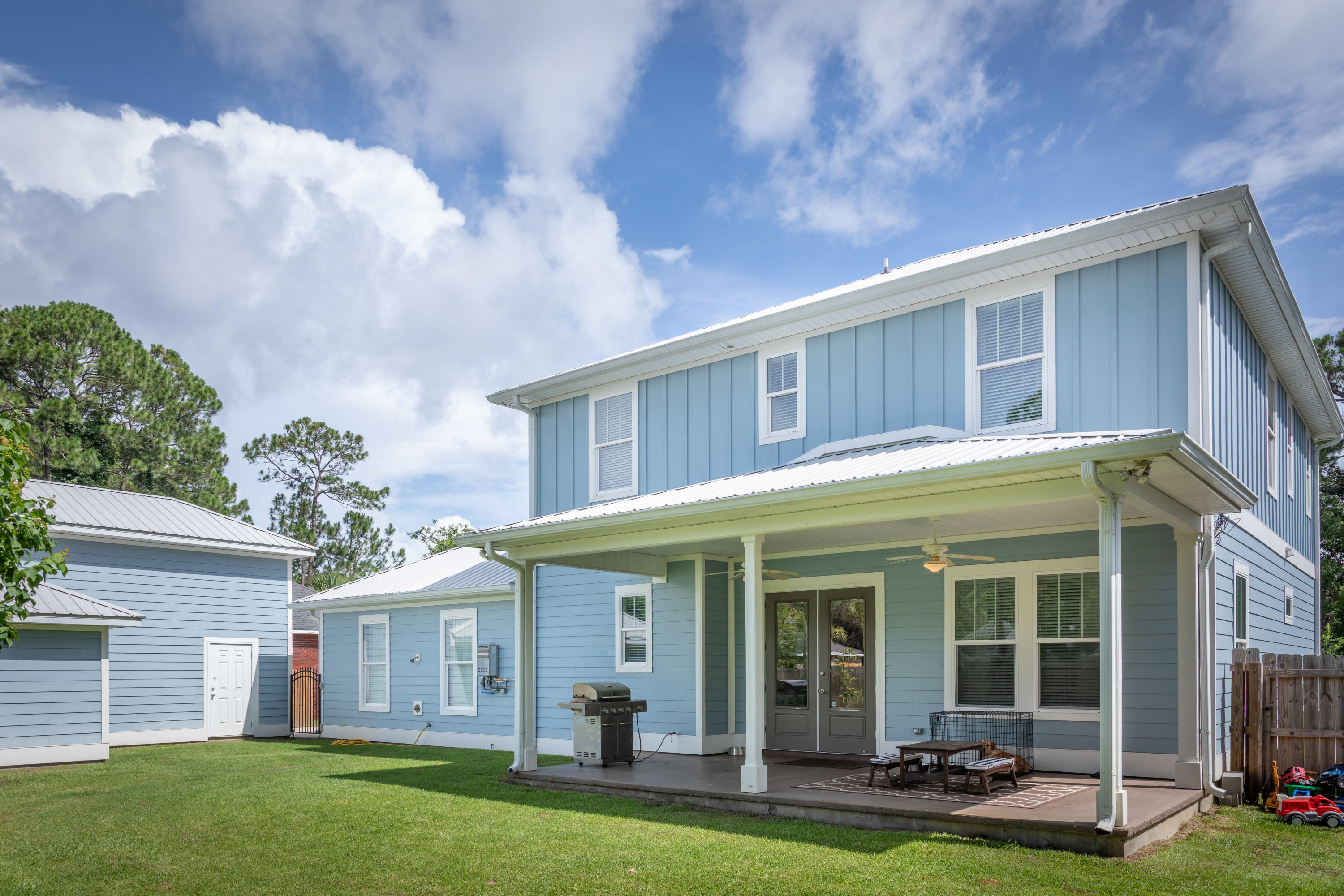 HOLIDAY SHORES ESTATES 2ND ADDN - Residential