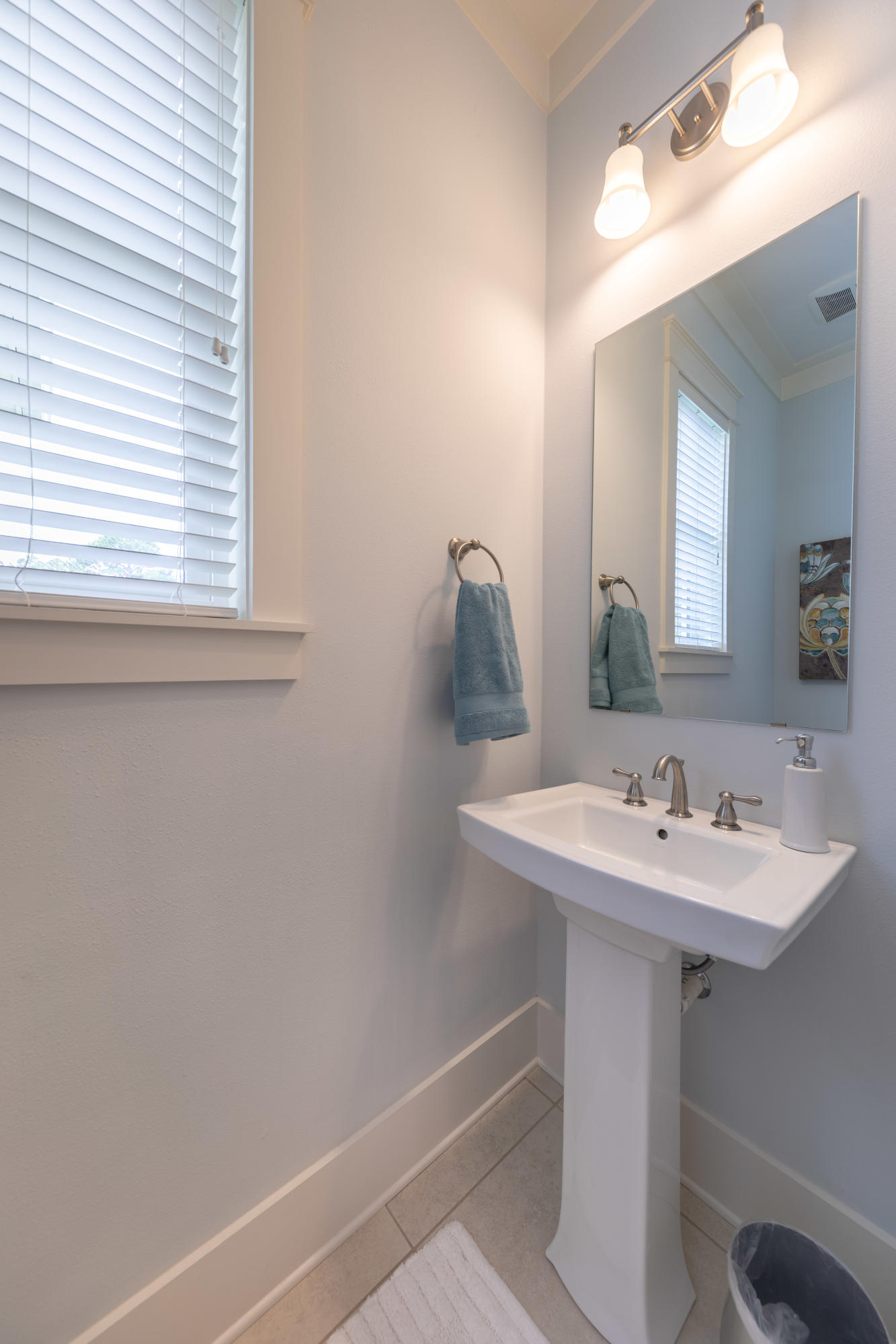 HOLIDAY SHORES ESTATES 2ND ADDN - Residential