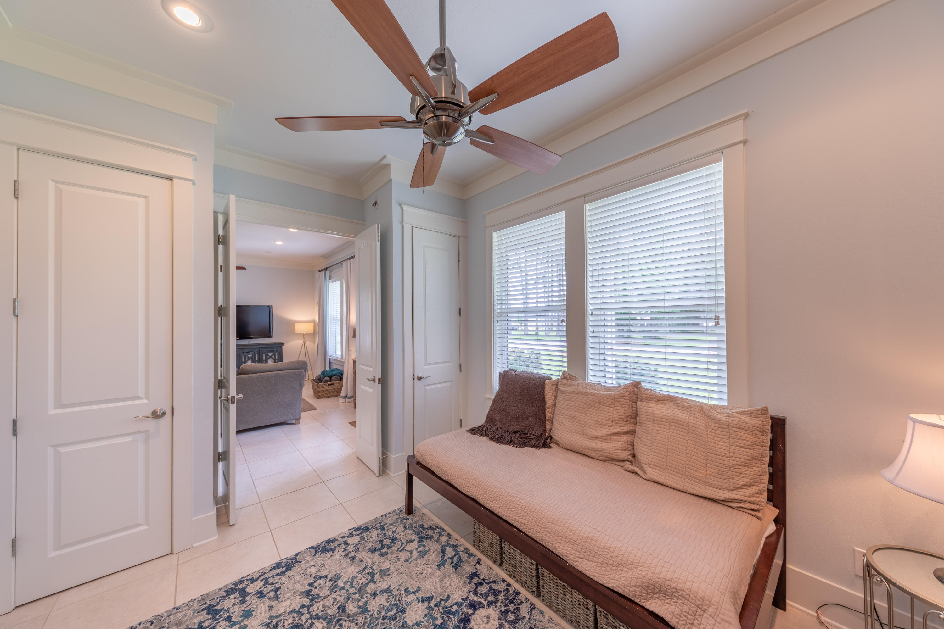 HOLIDAY SHORES ESTATES 2ND ADDN - Residential