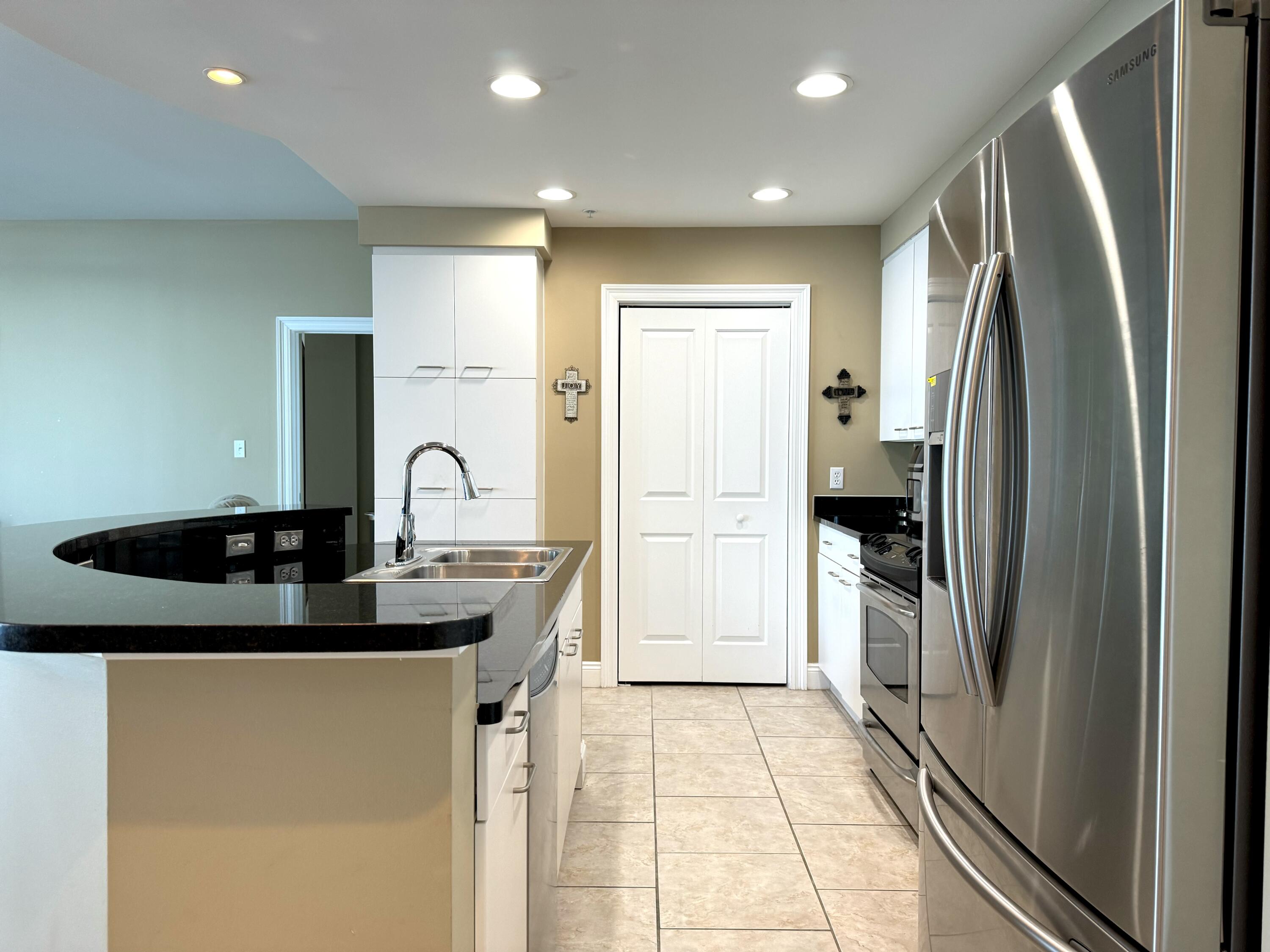 MARINA LANDING - Residential