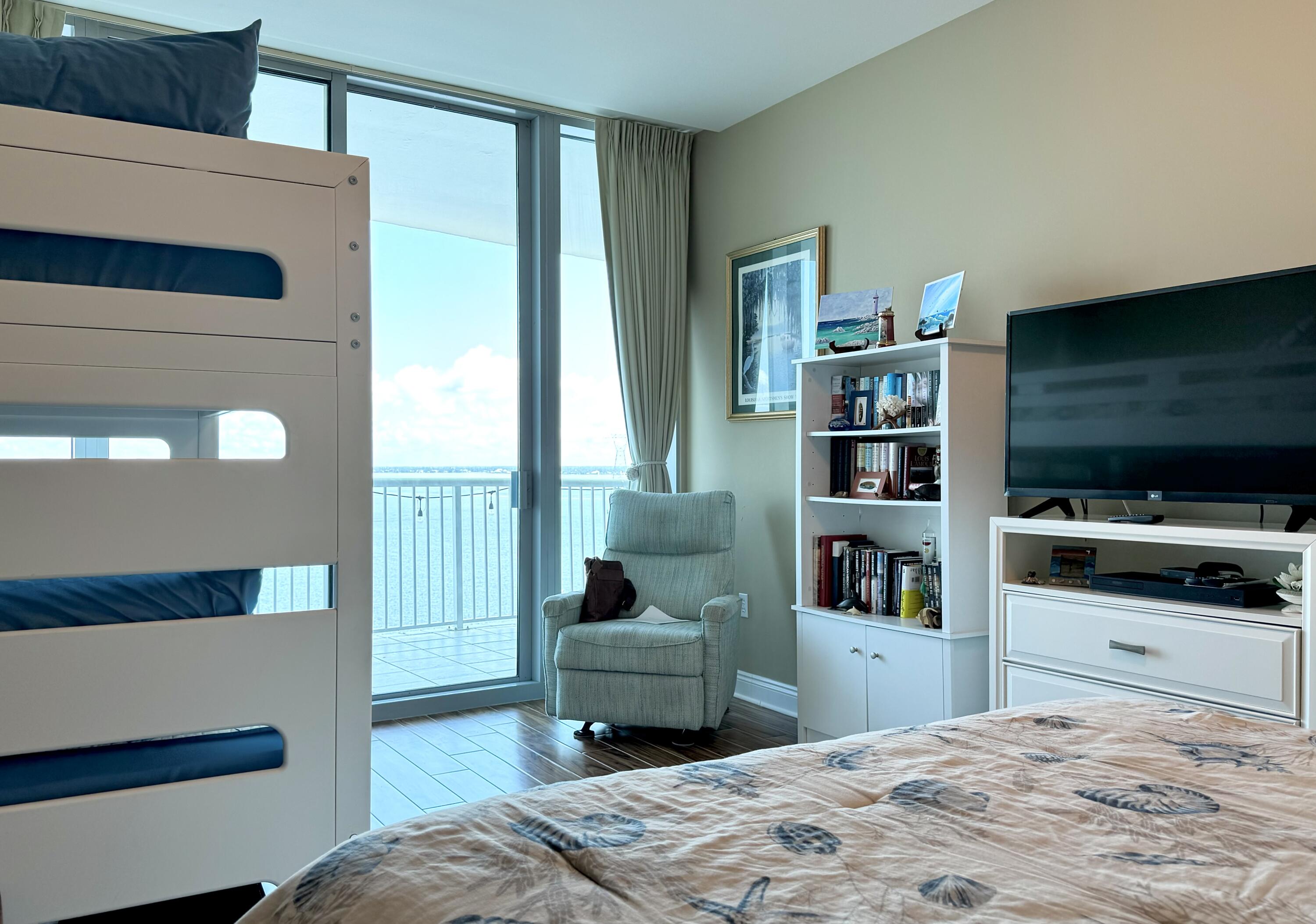 MARINA LANDING - Residential