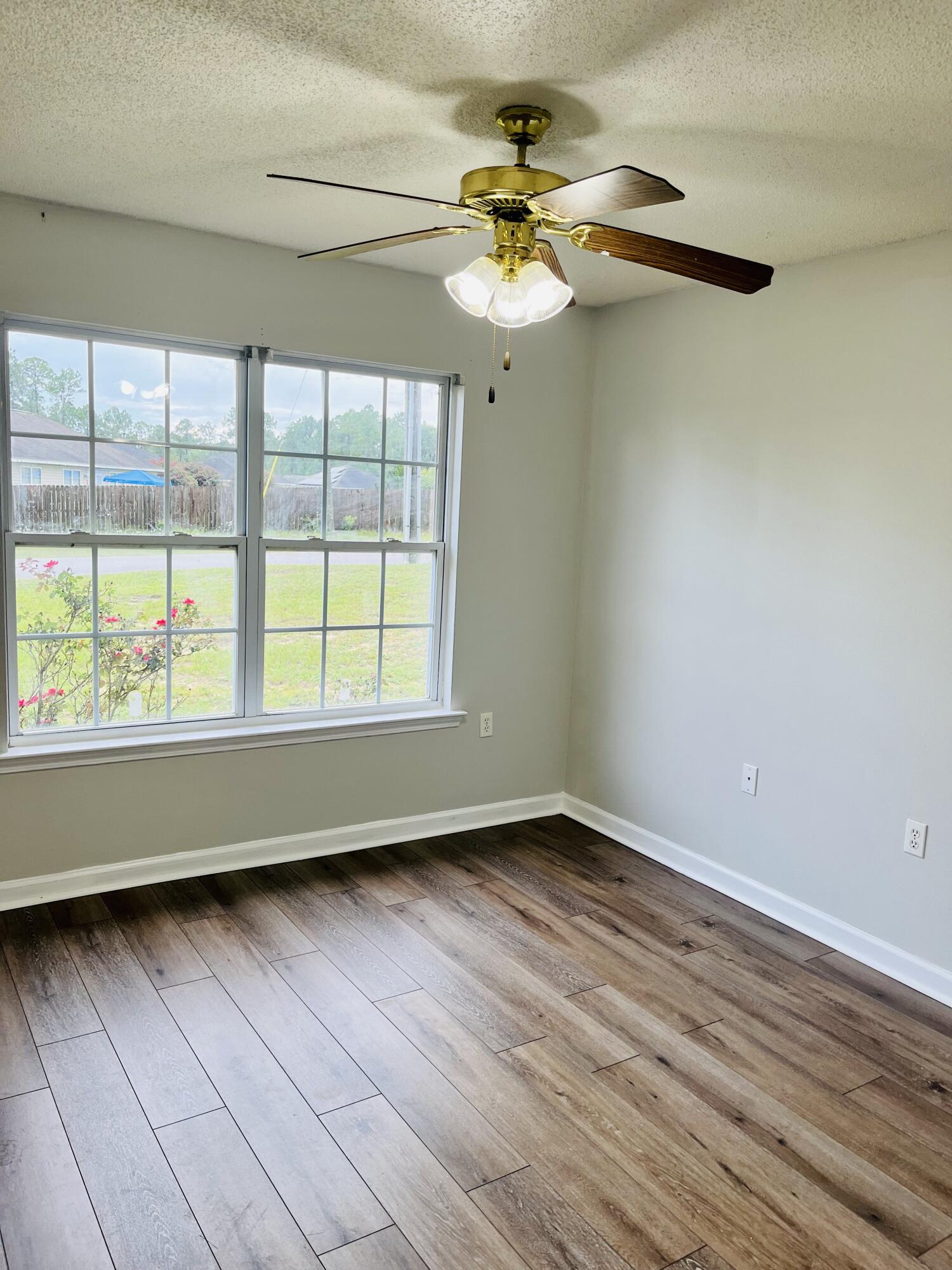 TRIPLE LAKES ESTATES - Residential