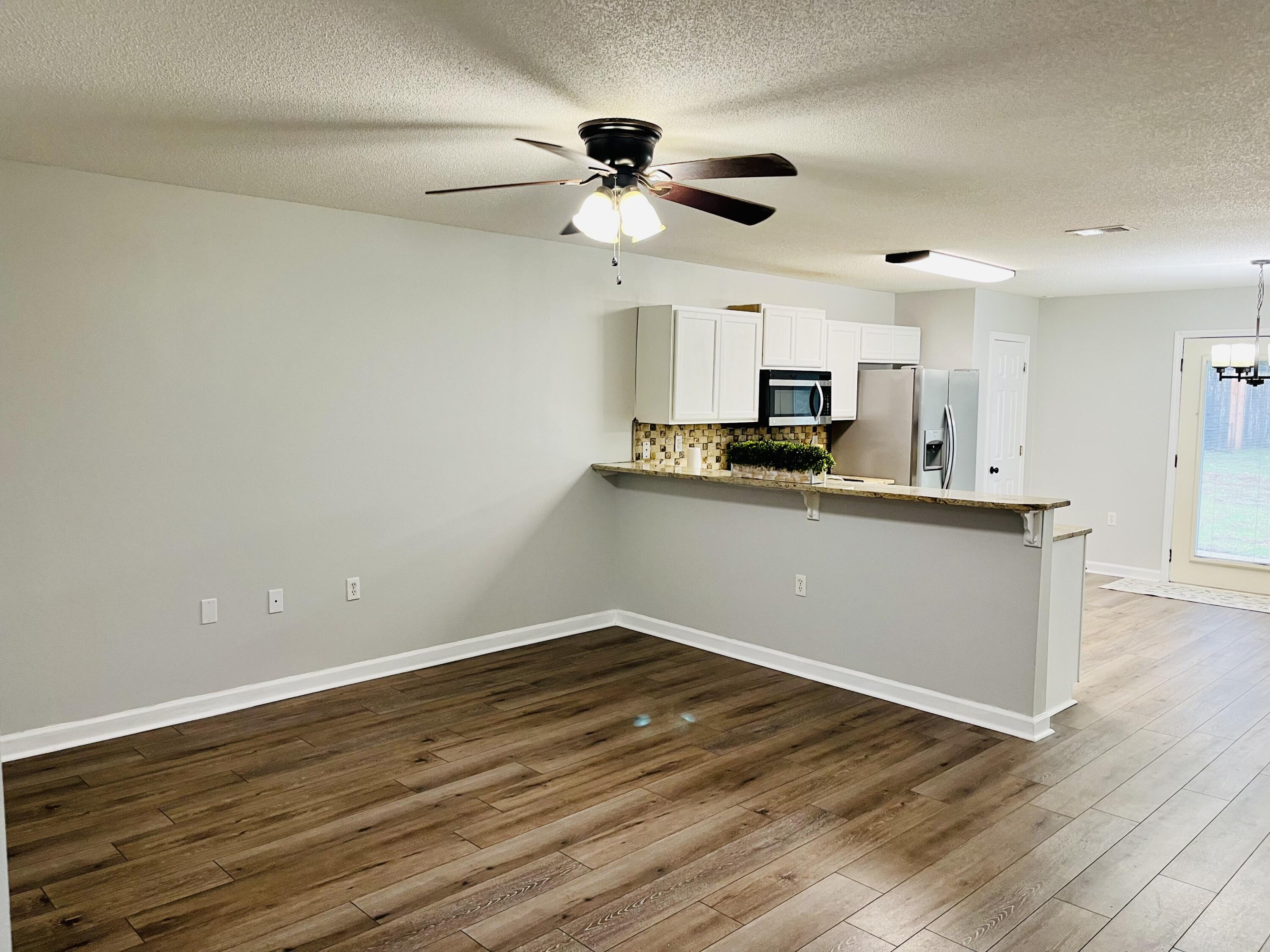 TRIPLE LAKES ESTATES - Residential