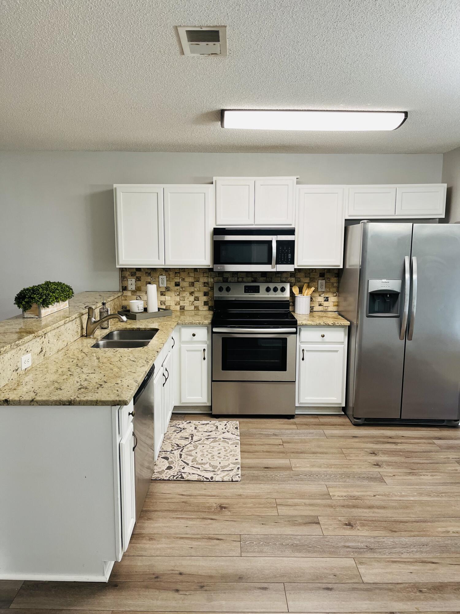 TRIPLE LAKES ESTATES - Residential