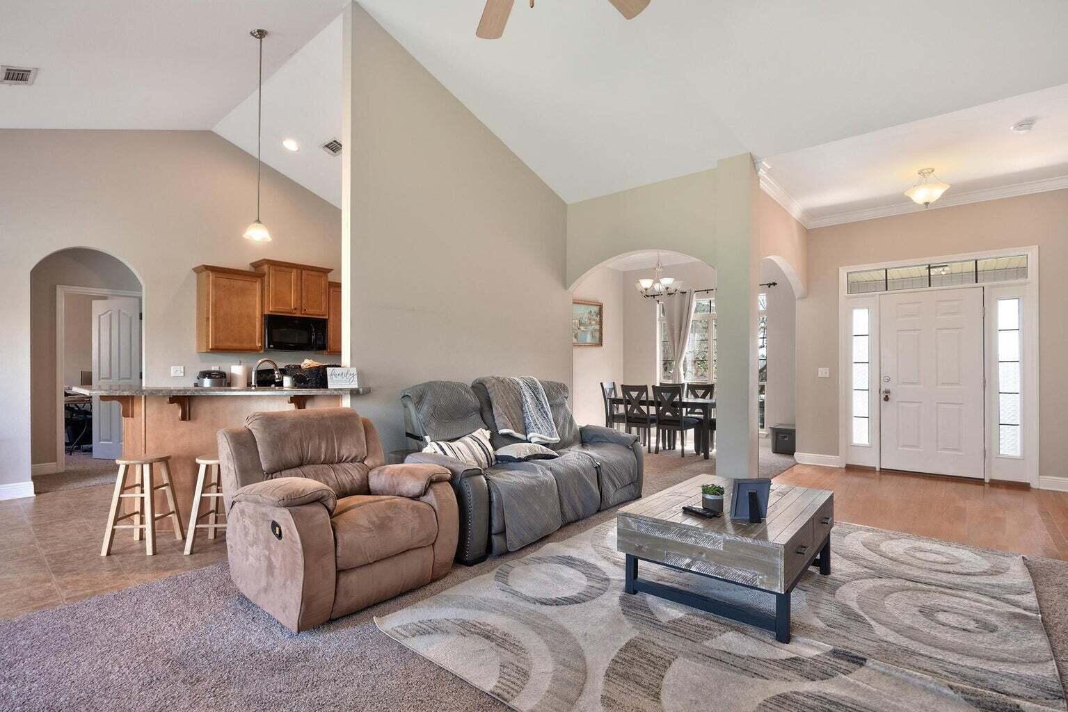 ROLLING RIDGE - Residential Lease