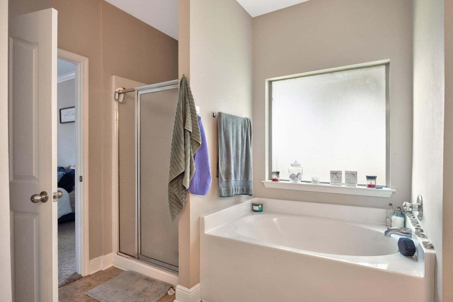 ROLLING RIDGE - Residential Lease