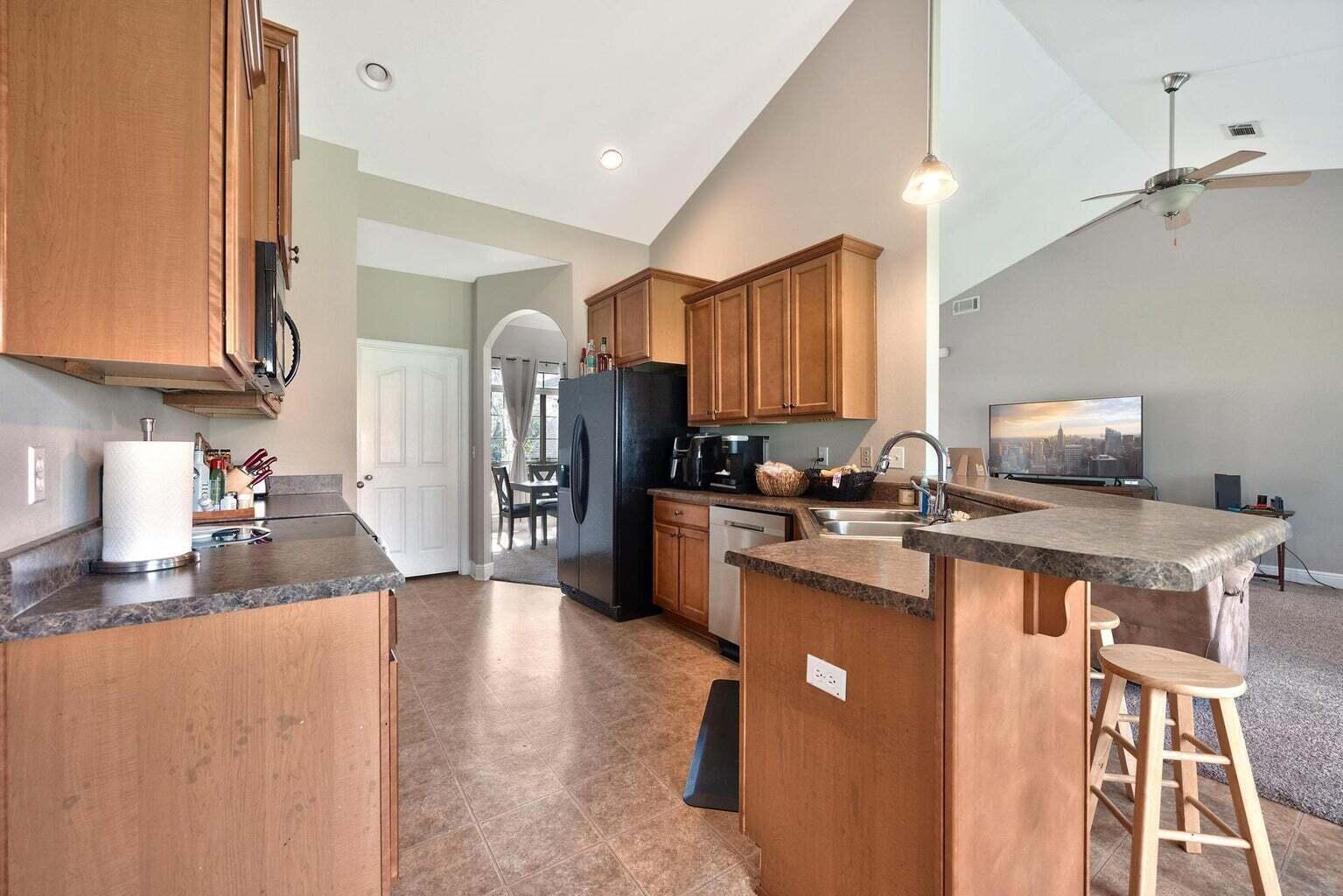 ROLLING RIDGE - Residential Lease