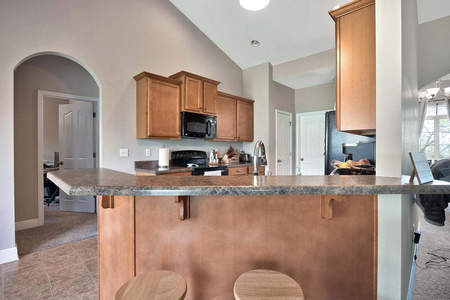 ROLLING RIDGE - Residential Lease