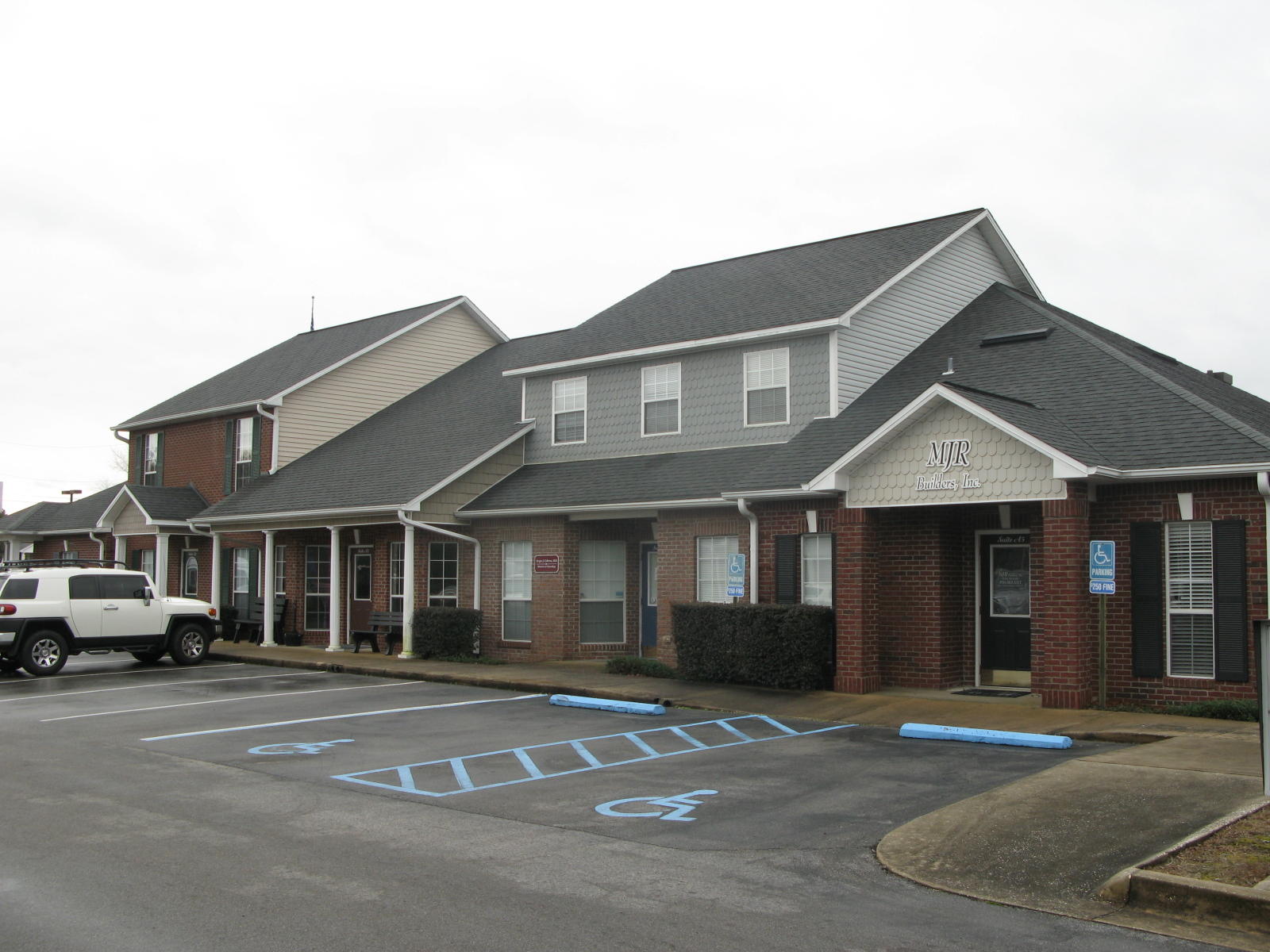 One room office with restroom. Utilities paid by tenant.