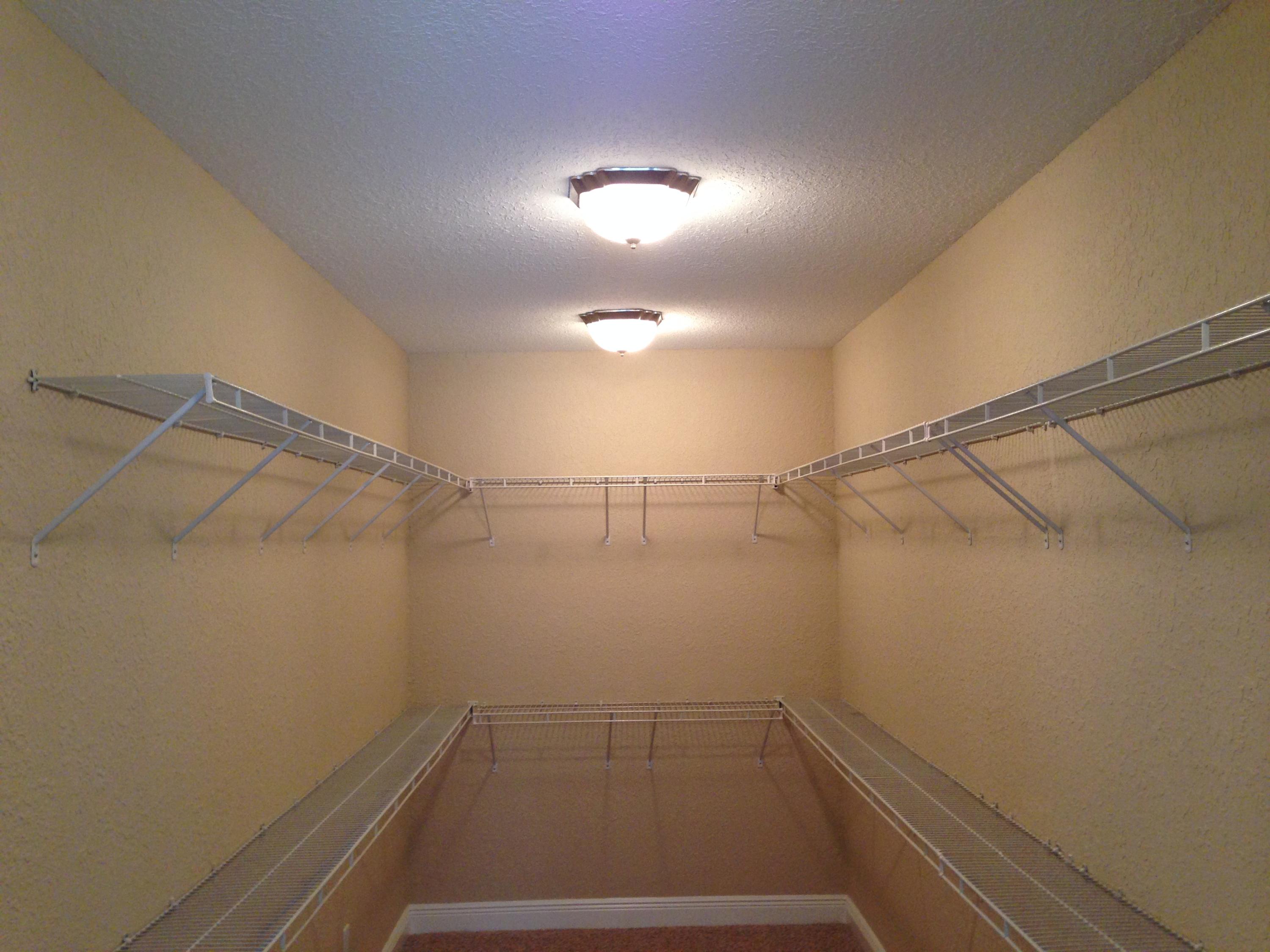 HOLLY HILLS - Residential