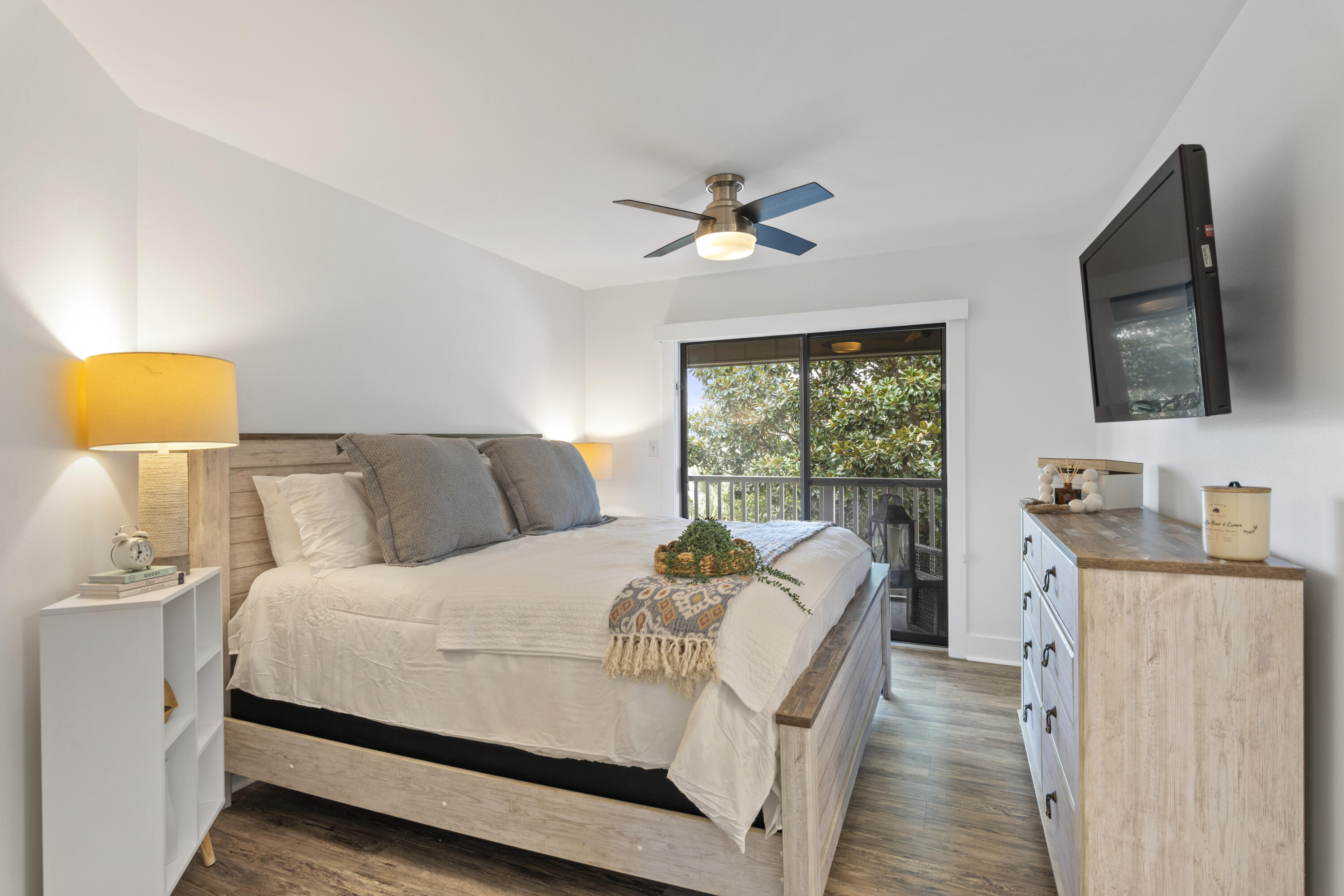 BEACHWOOD VILLAS CONDO - Residential