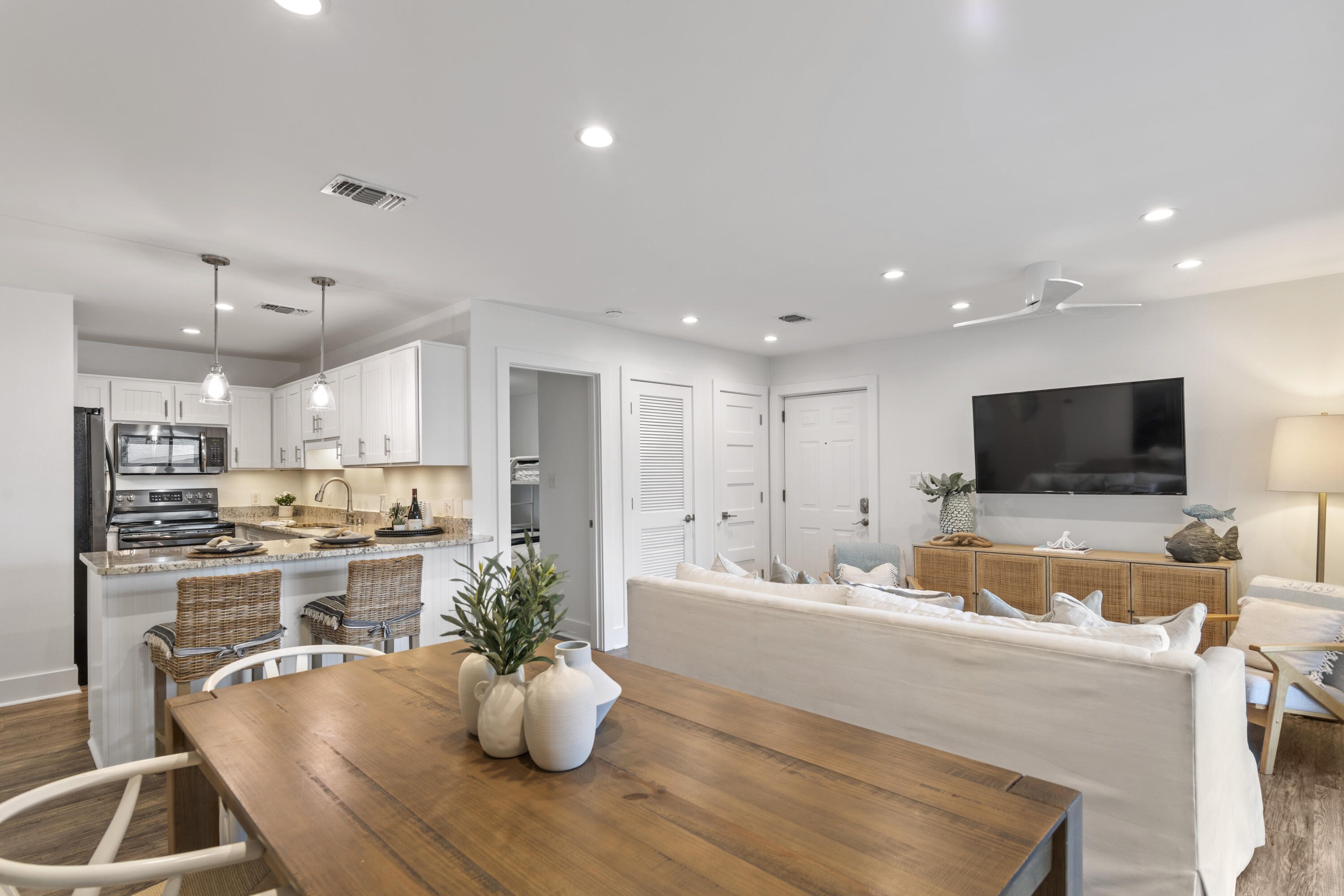 BEACHWOOD VILLAS CONDO - Residential