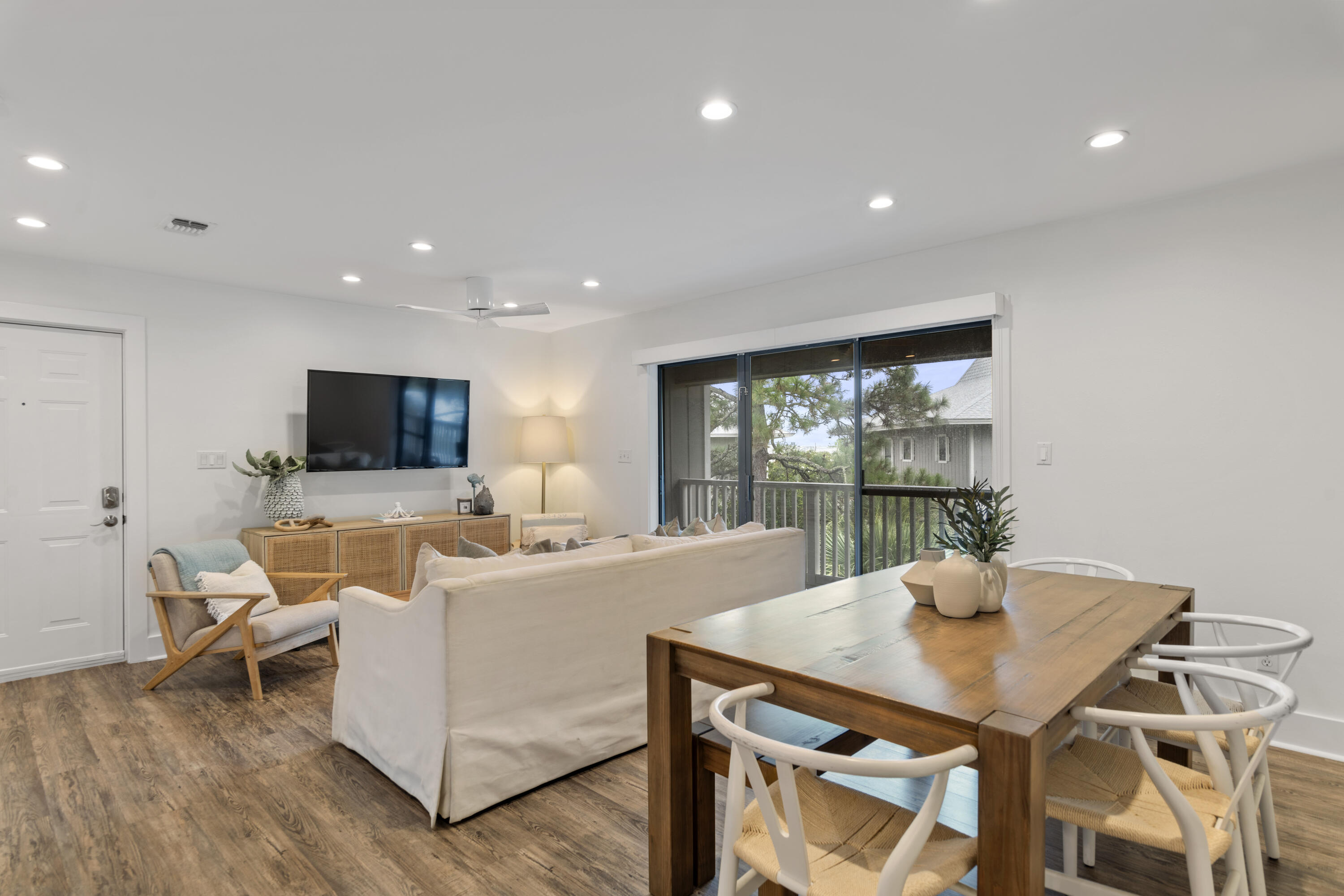 BEACHWOOD VILLAS CONDO - Residential