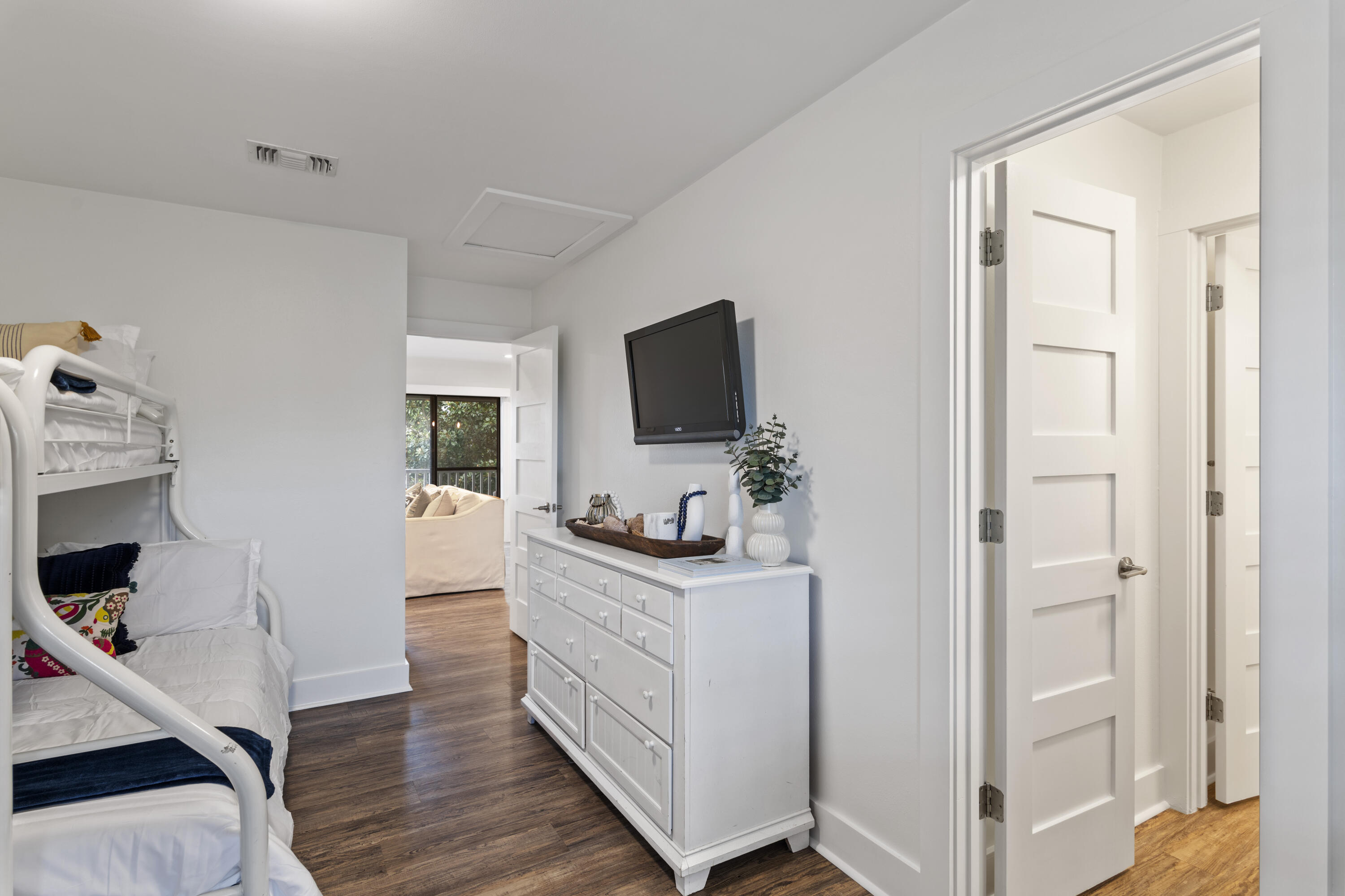 BEACHWOOD VILLAS CONDO - Residential