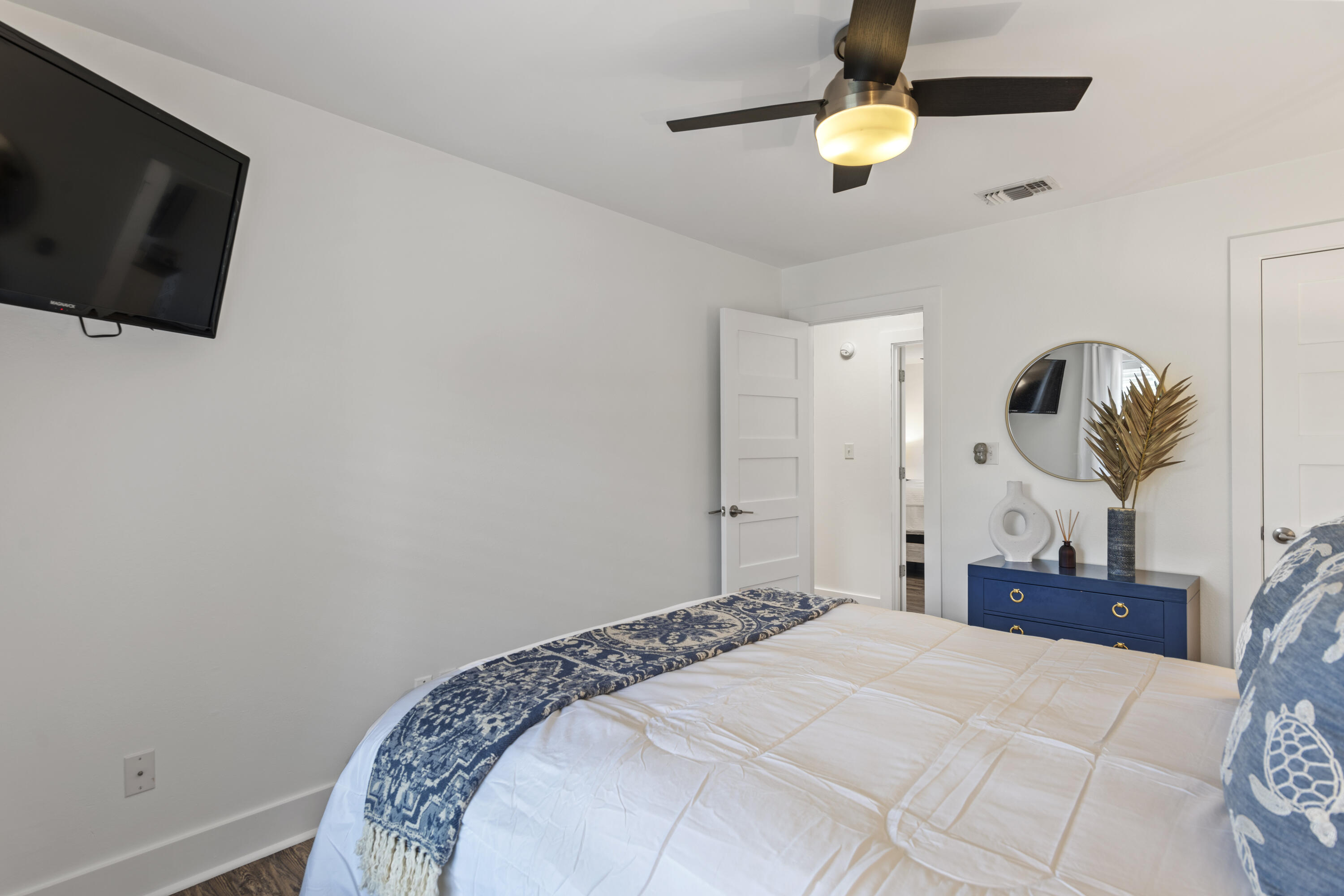 BEACHWOOD VILLAS CONDO - Residential