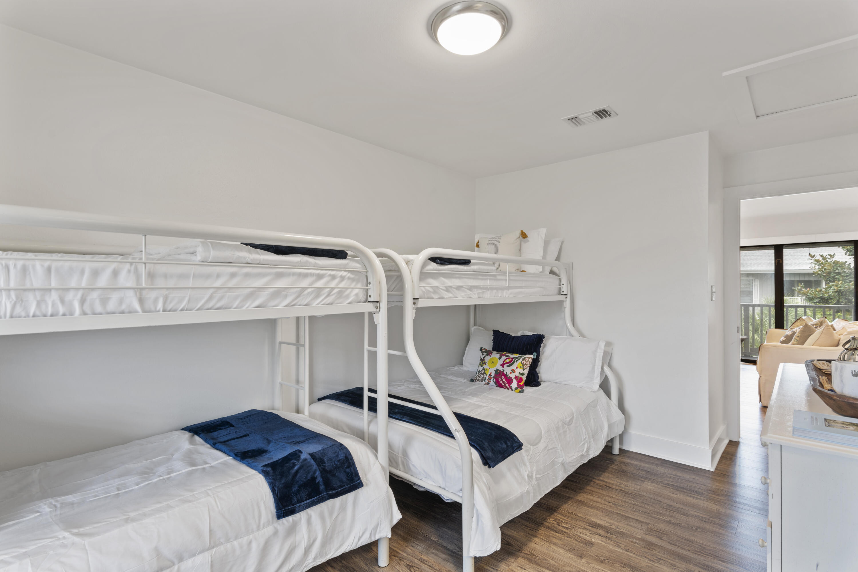 BEACHWOOD VILLAS CONDO - Residential