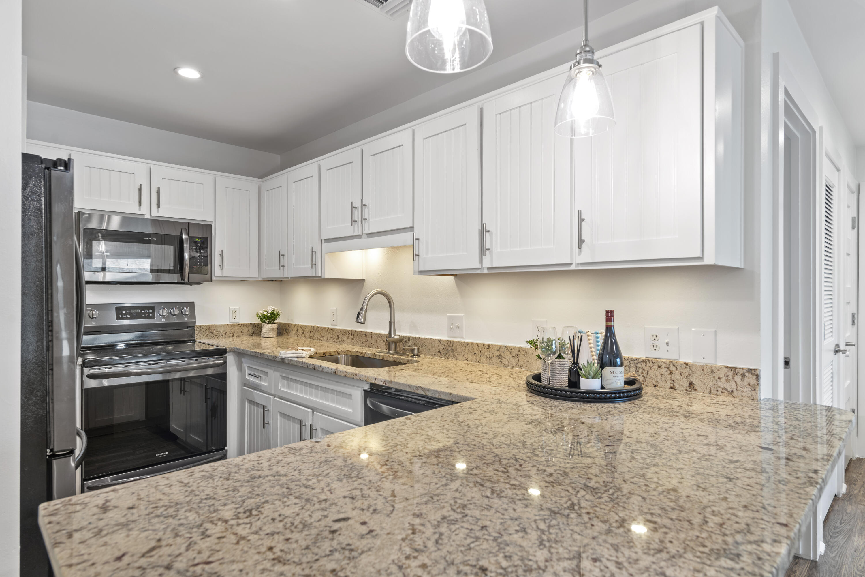 BEACHWOOD VILLAS CONDO - Residential