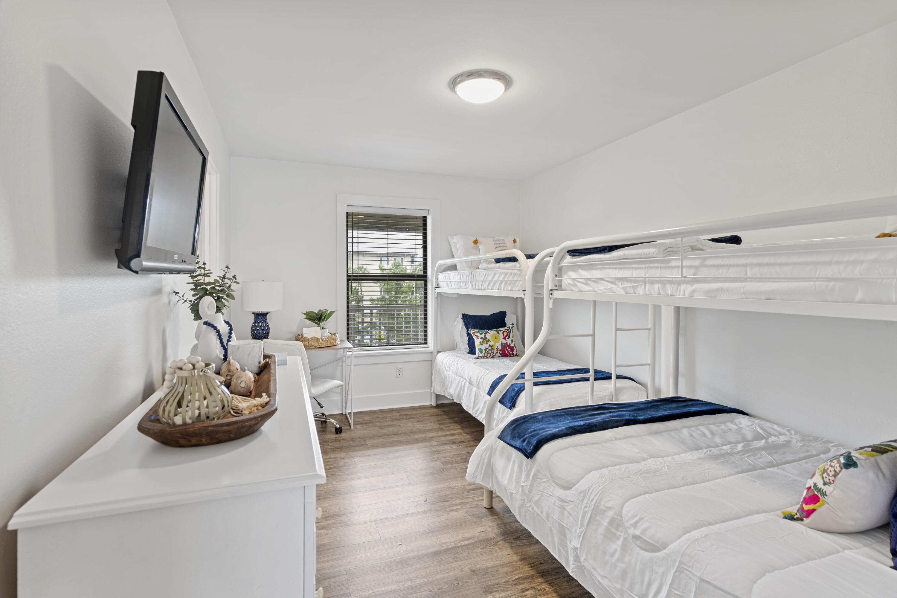 BEACHWOOD VILLAS CONDO - Residential