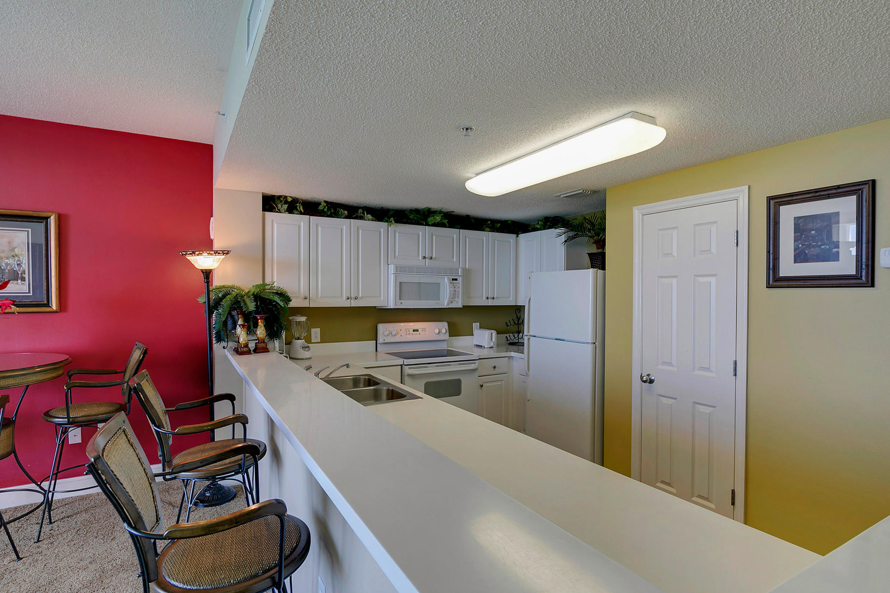 MAJESTIC BEACH TOWERS I - Residential