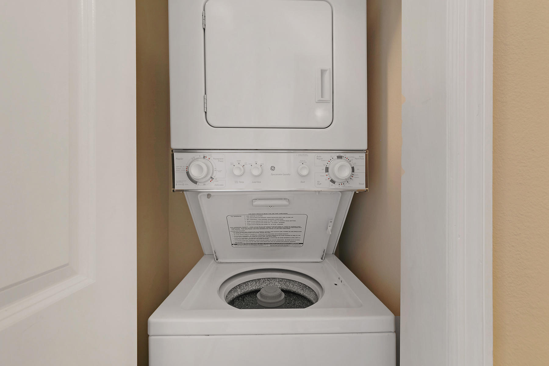 MAJESTIC BEACH TOWERS I - Residential